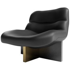 ZUMA LOUNGE - Modern Chair in a Black Lealpell Seta Leather with High Gloss Base