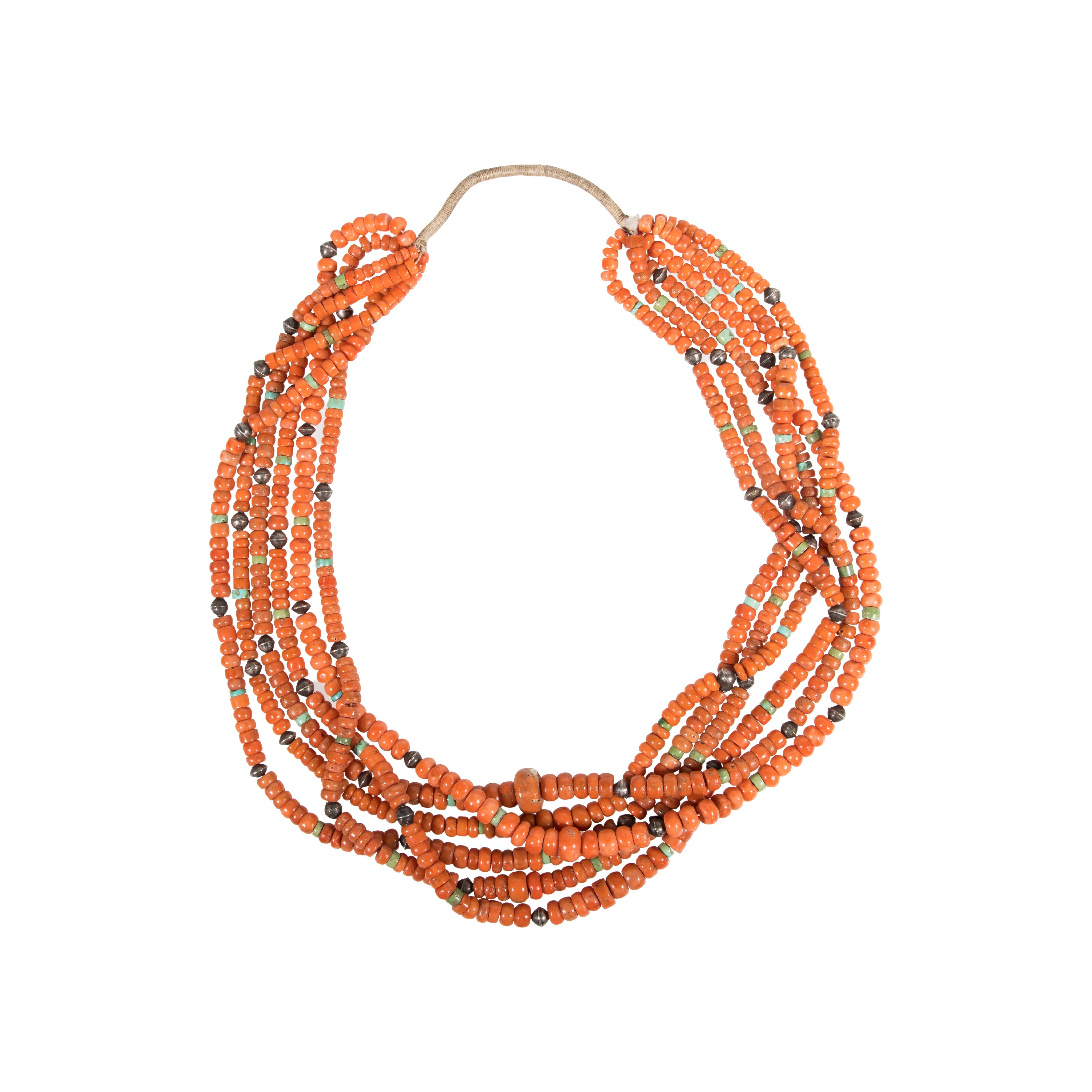 Zuni Halskette aus Koralle und Türkis mit Perlen im Zustand „Hervorragend“ im Angebot in Coeur d Alene, ID