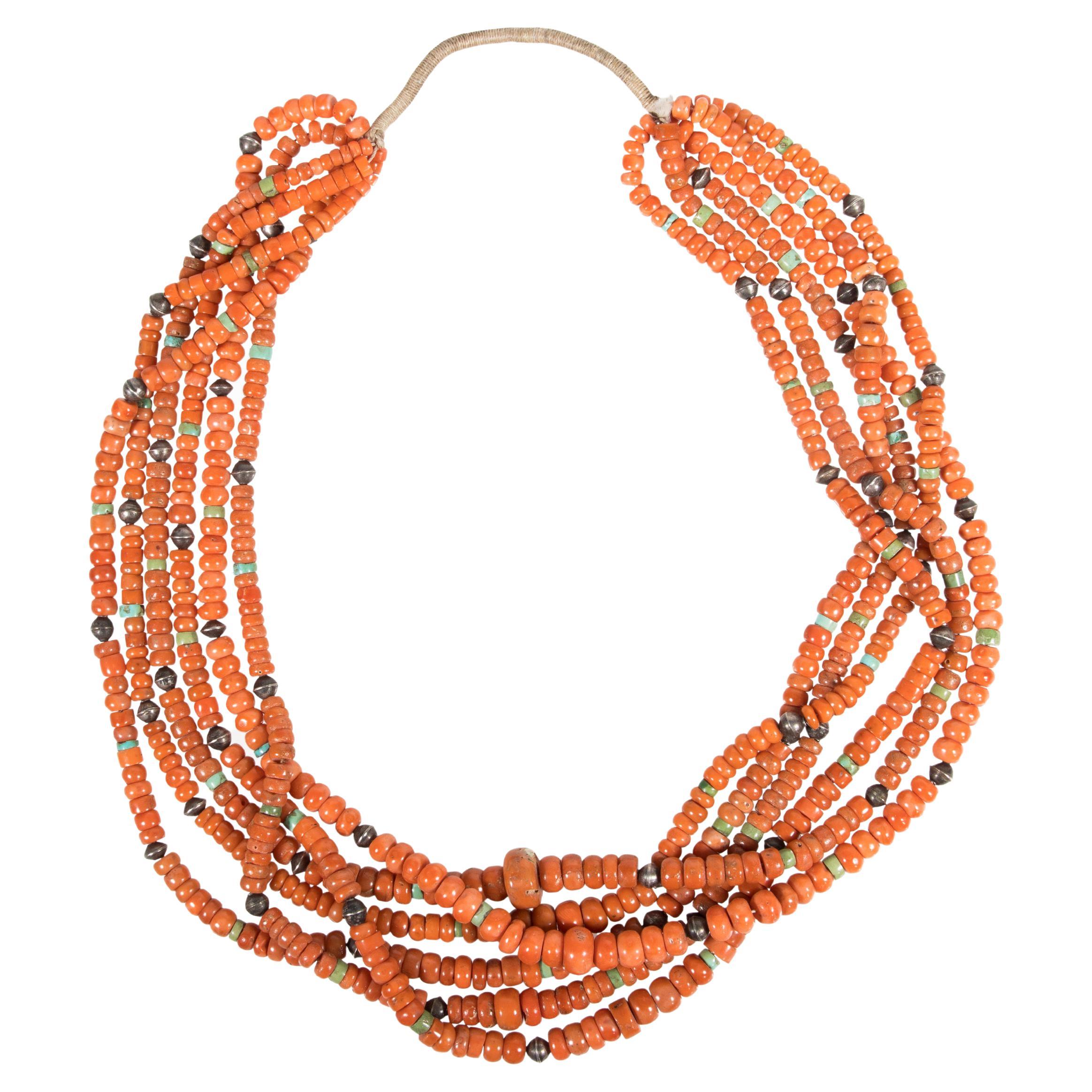 Zuni Halskette aus Koralle und Türkis mit Perlen im Angebot