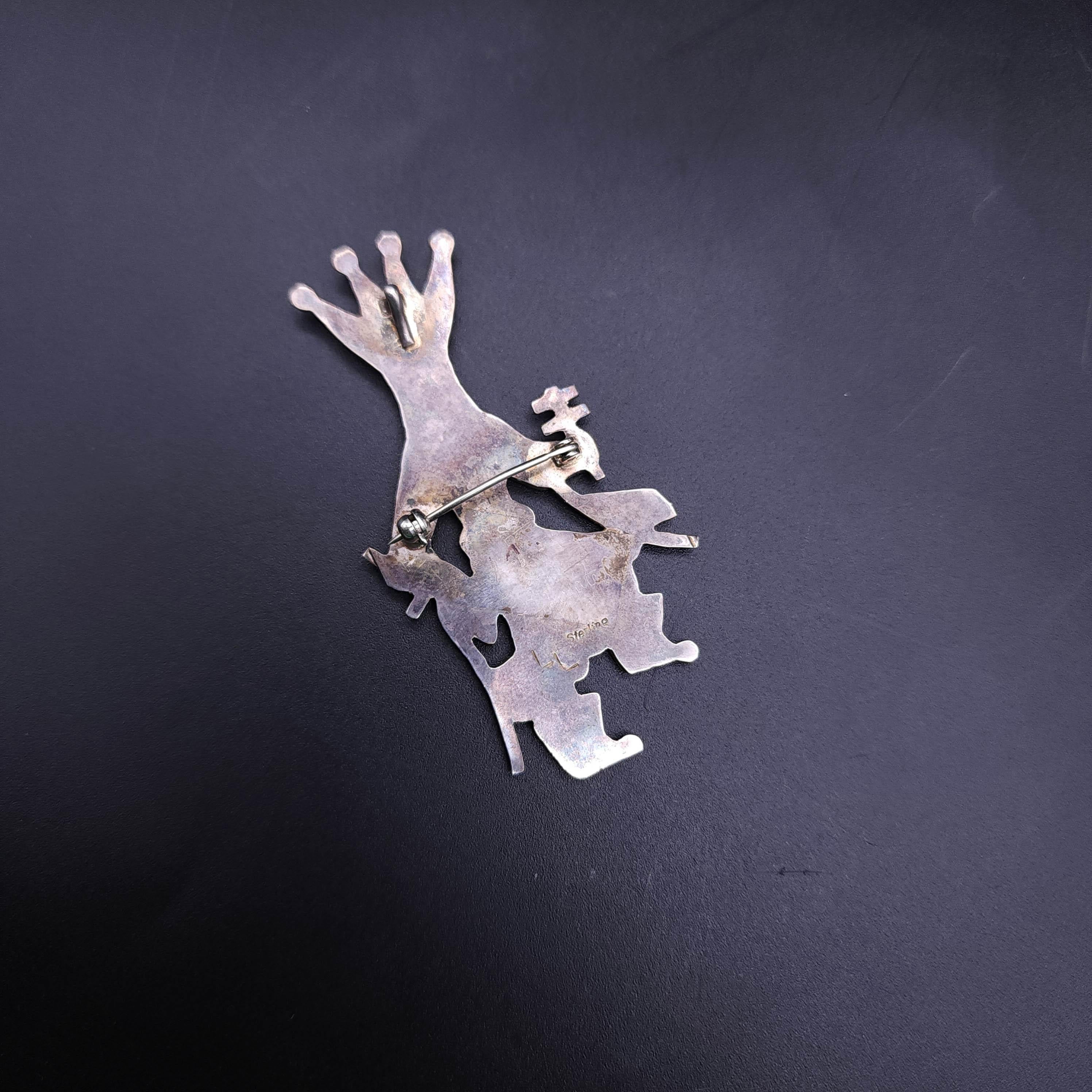 Colgante de alfiler de bailarina gan de los nativos americanos de Zuni, incrustación de mosaico de plata en Excelente estado para la venta en Milford, DE