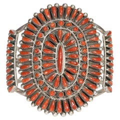 Zuni Petit Point Cluster Korallen Manschettenarmband