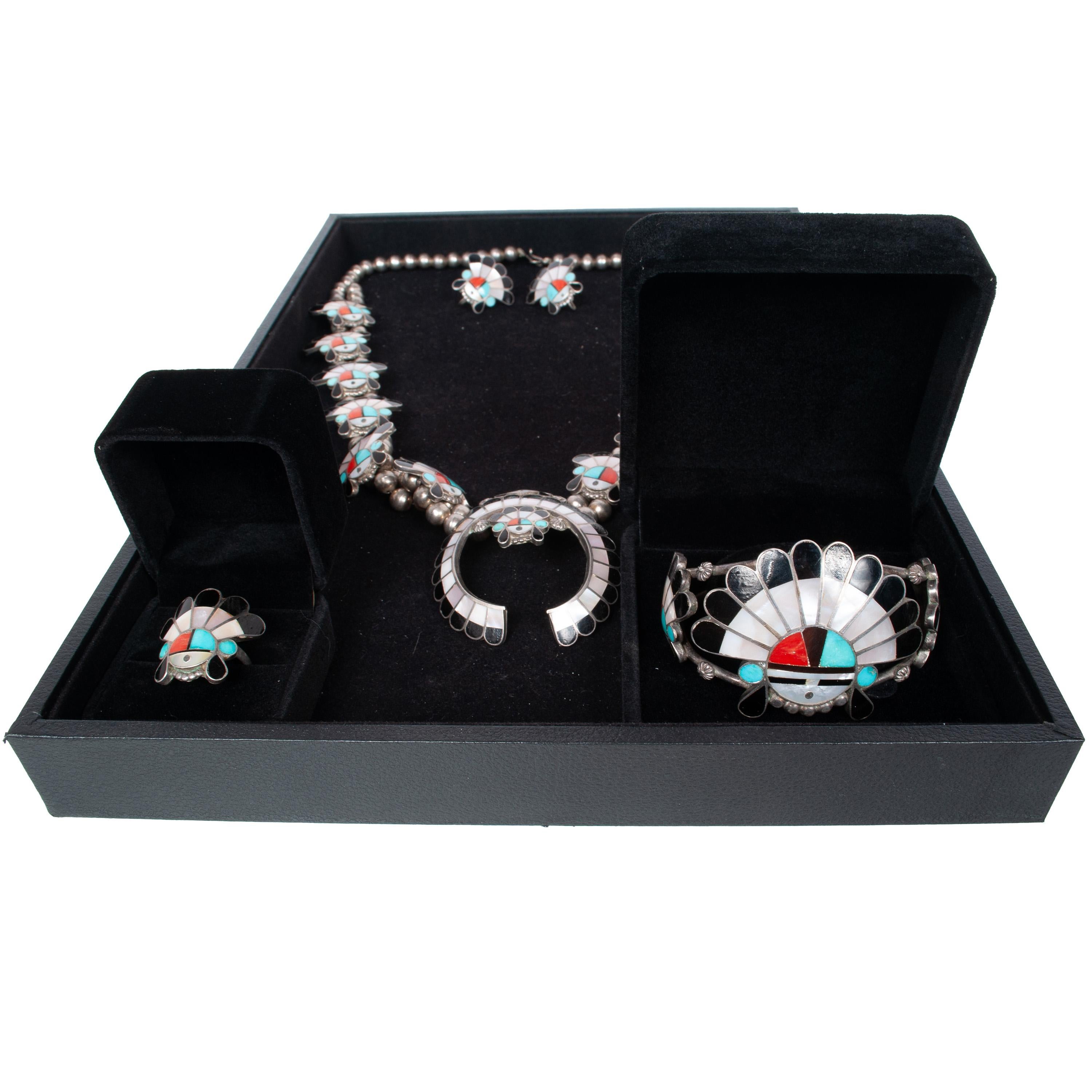 Zuni Pueblo Collar con incrustaciones de plata Sunface Pulsera Anillo de Burdian Eustace 1960 en venta 10