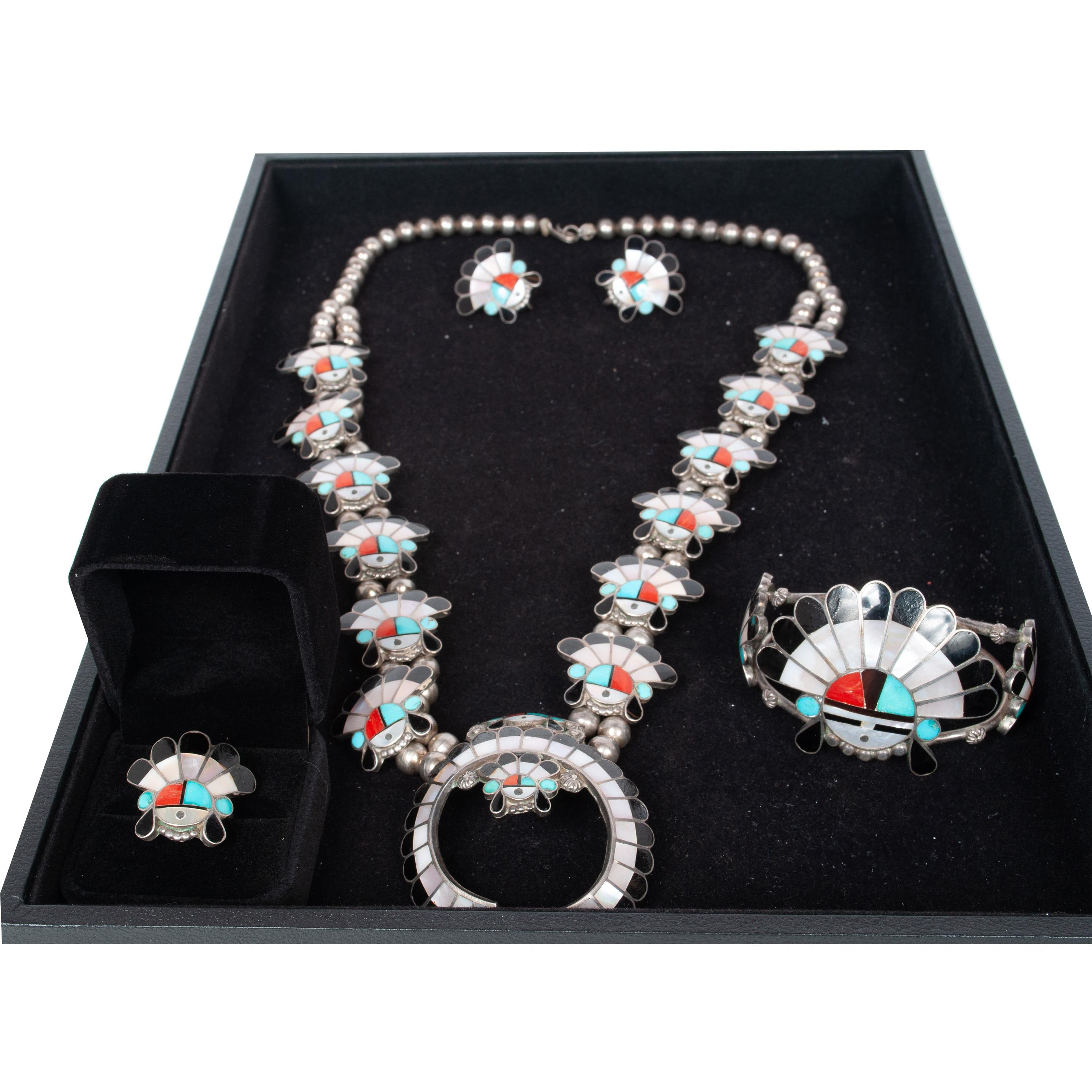 Zuni Pueblo Collar con incrustaciones de plata Sunface Pulsera Anillo de Burdian Eustace 1960 nativo estadounidense en venta