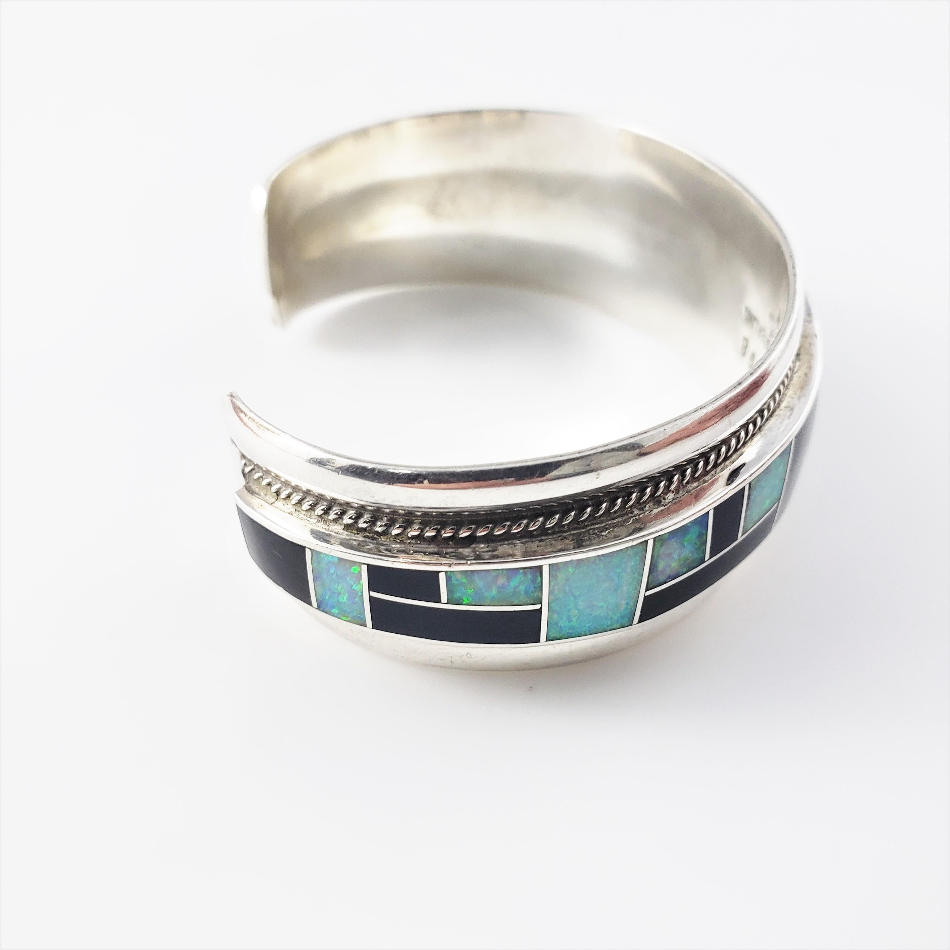 Manschettenarmband aus Sterlingsilber mit Onyx und Opal von Zuni Rickell & Glendora Booga (Cabochon)
