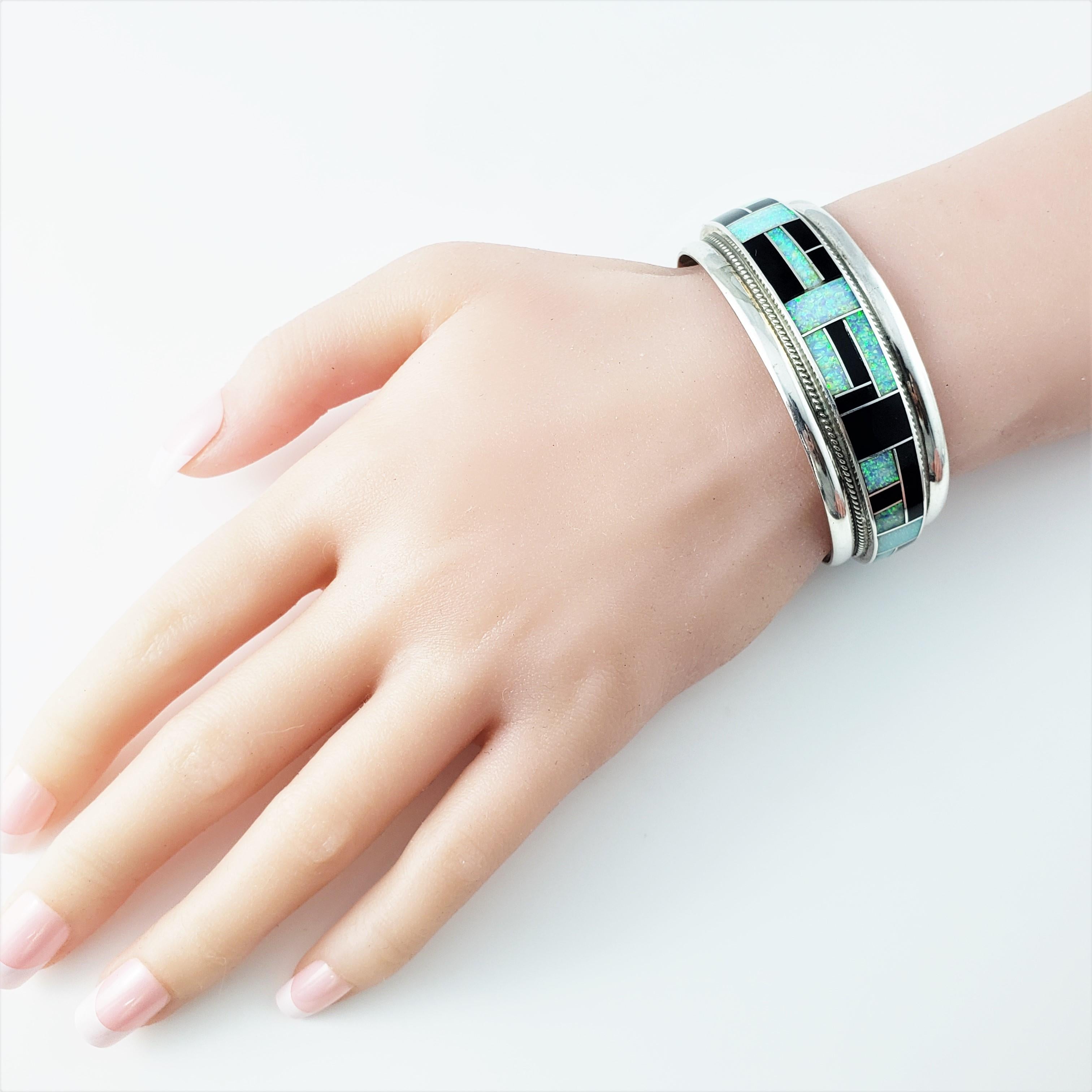 Manschettenarmband aus Sterlingsilber mit Onyx und Opal von Zuni Rickell & Glendora Booga 2
