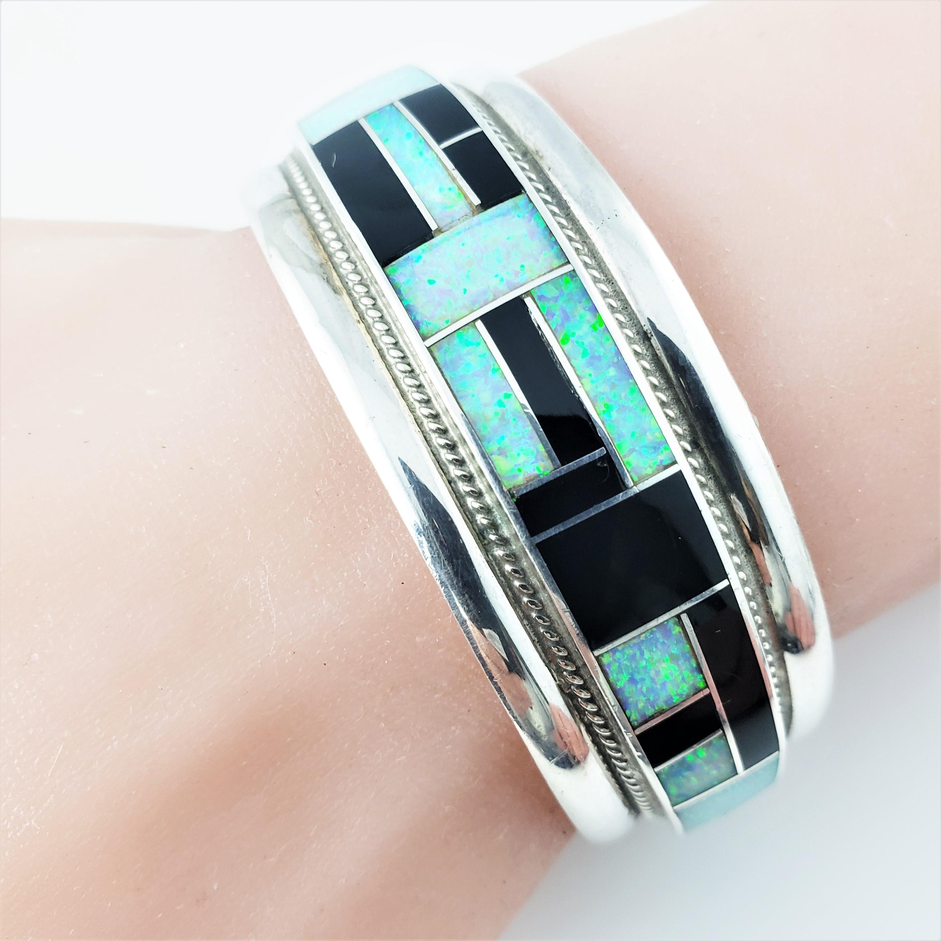 Manschettenarmband aus Sterlingsilber mit Onyx und Opal von Zuni Rickell & Glendora Booga 3