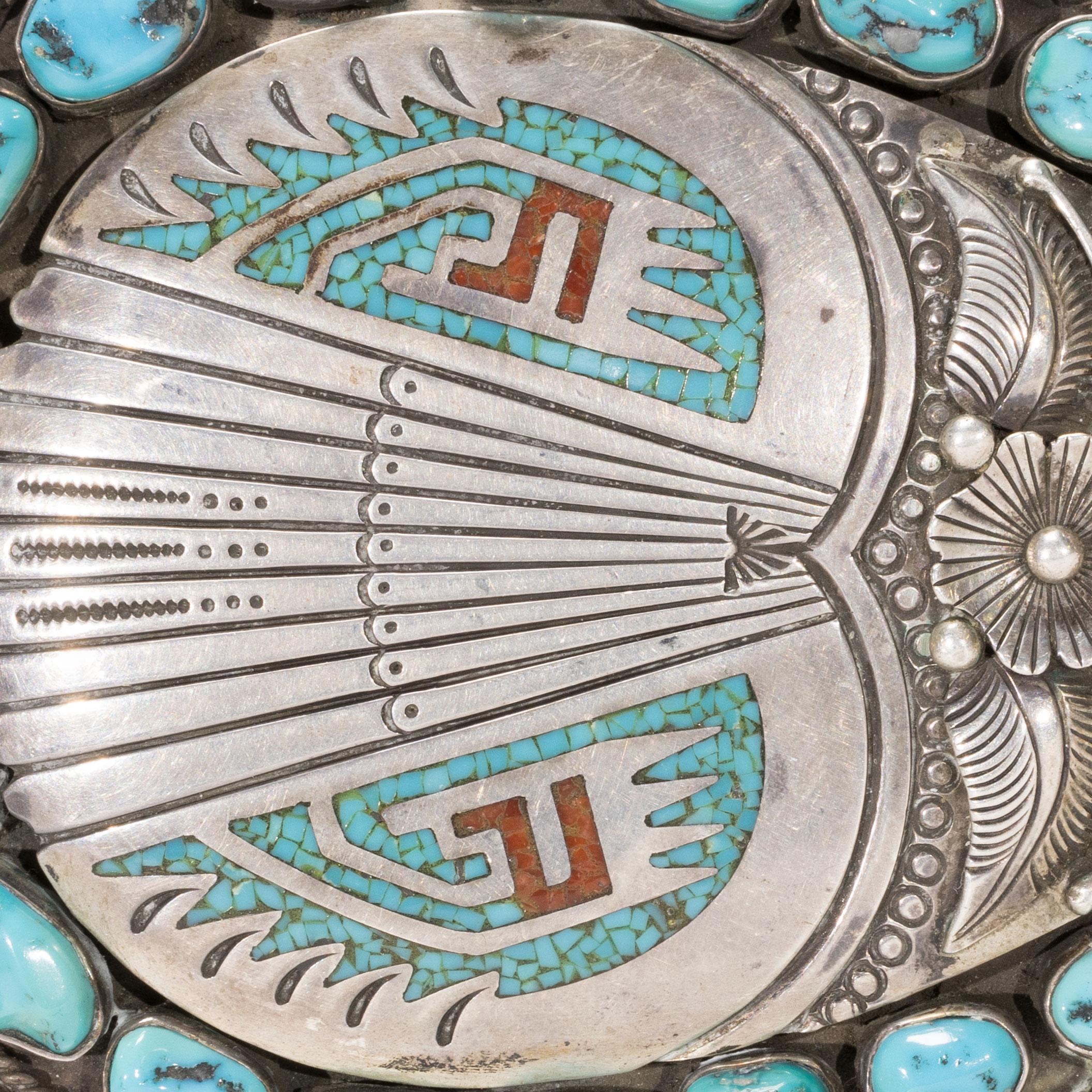 Gürtelschnalle mit Türkis- und Korallenimitat von Zuni  (Indigene Kunst (Nord-/Südamerika)) im Angebot