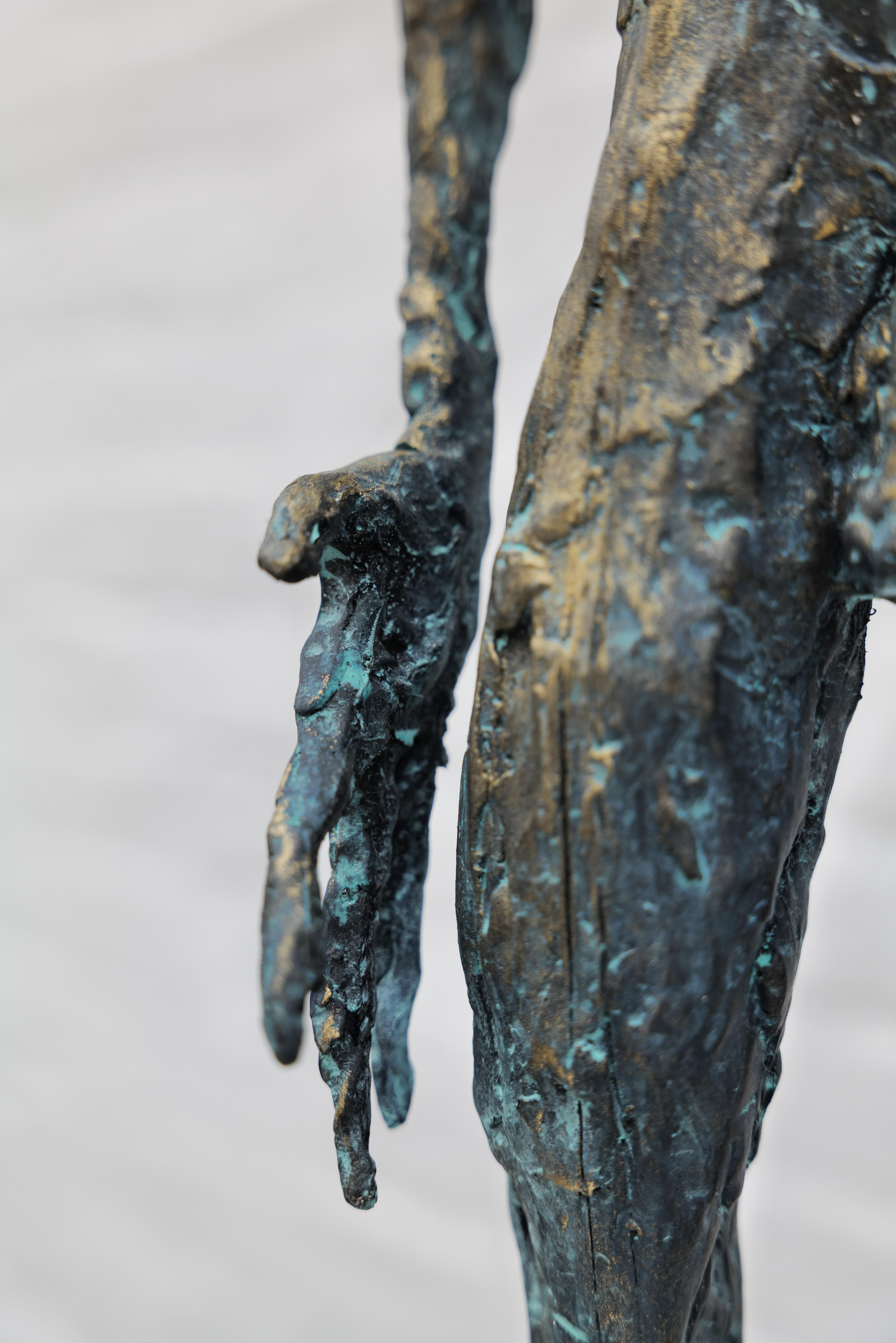 Birdman - Figurative Sculpture Oro de Zura