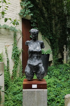 Torse de femme grandeur nature - Sculpture figurative contemporaine de Zura