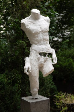 Scultura di un torso maschile di Zura – Scultura figurativa contemporanea a grandezza naturale, 2026