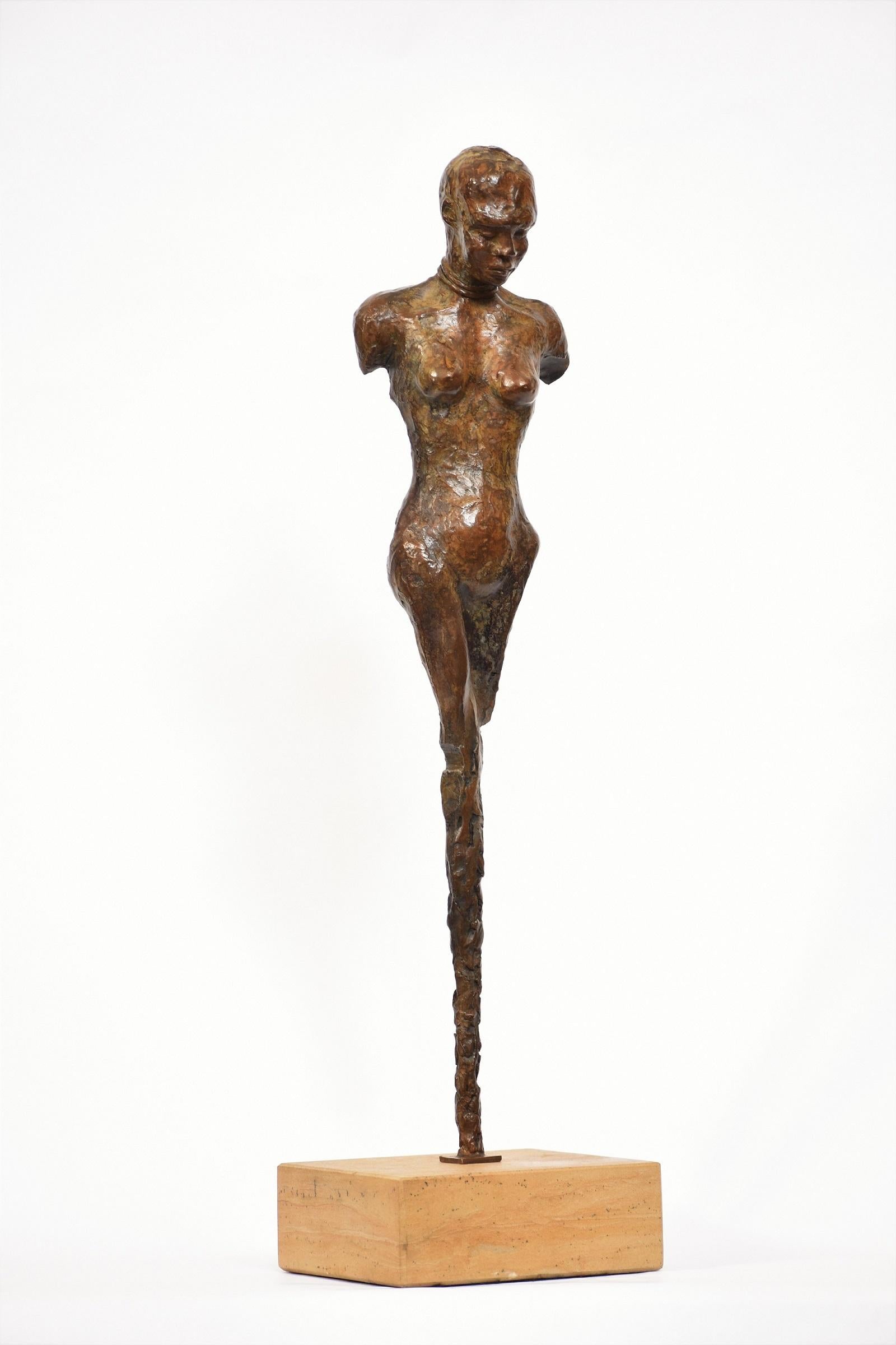 Espressionista Zuri - Giovane donna, nudo astratto in bronzo - Scultura africana in vendita