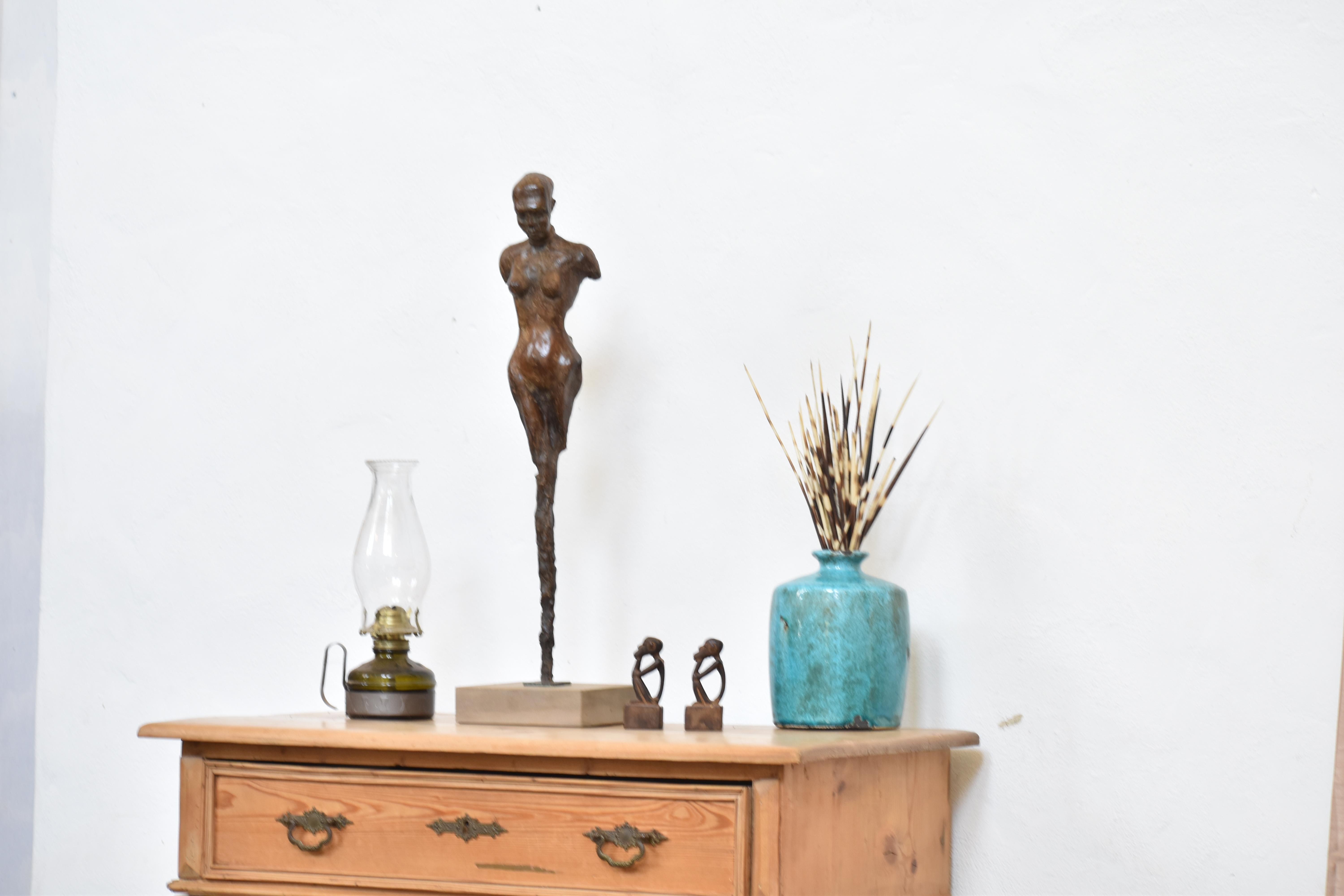 Calco Zuri - Giovane donna, nudo astratto in bronzo - Scultura africana in vendita