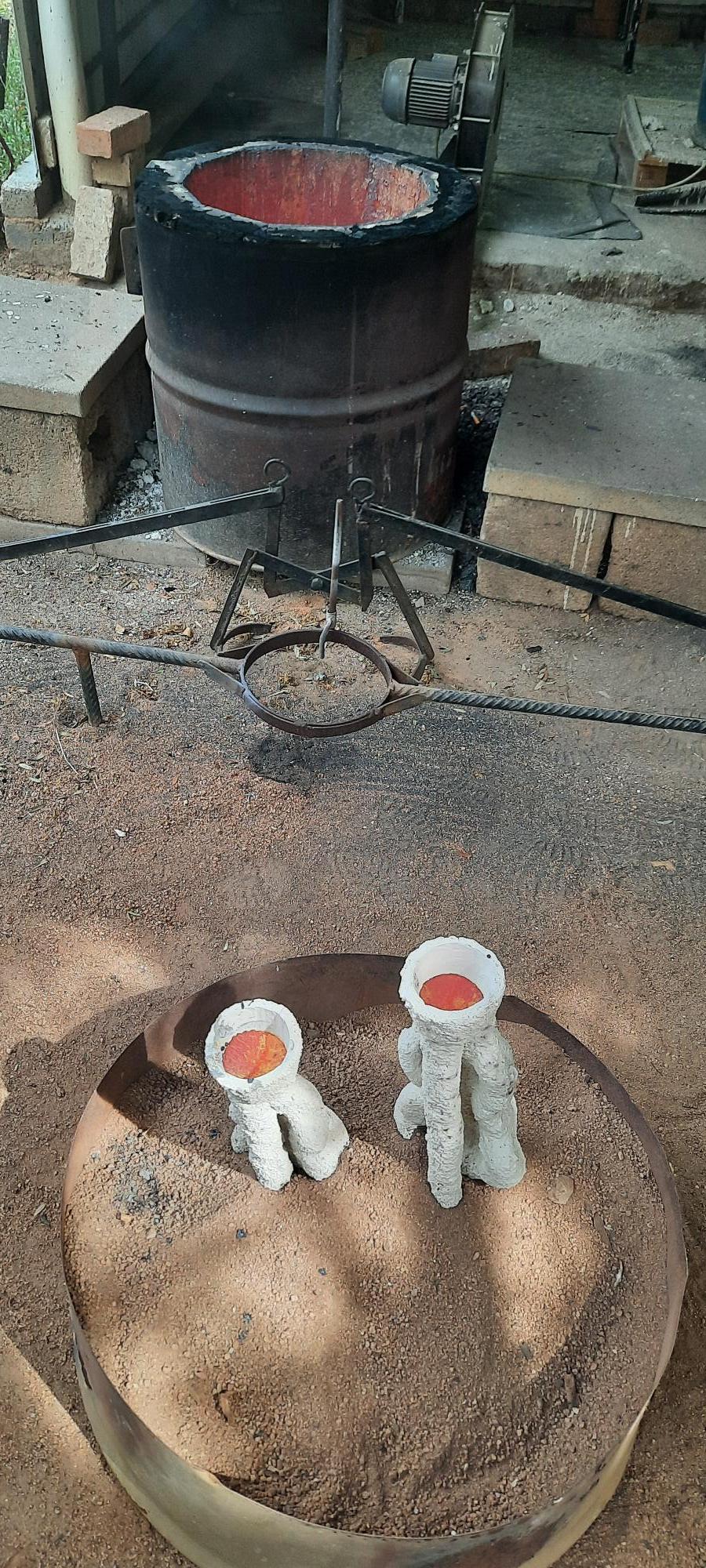XXI secolo e contemporaneo Zuri - Giovane donna, nudo astratto in bronzo - Scultura africana in vendita