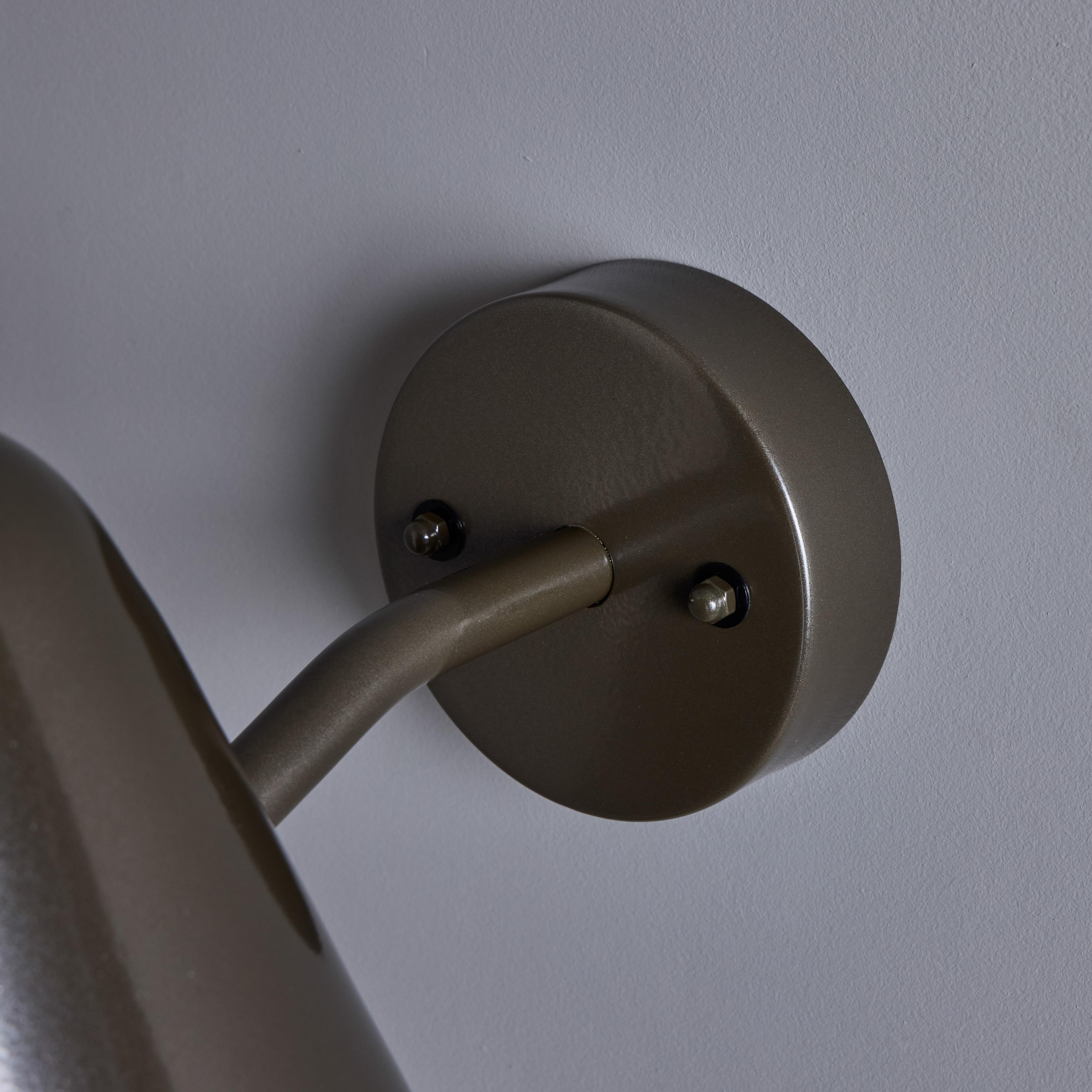 Applique murale en laiton peint bronze 'ZuZu' dans le style de Jacques Biny en vente 11