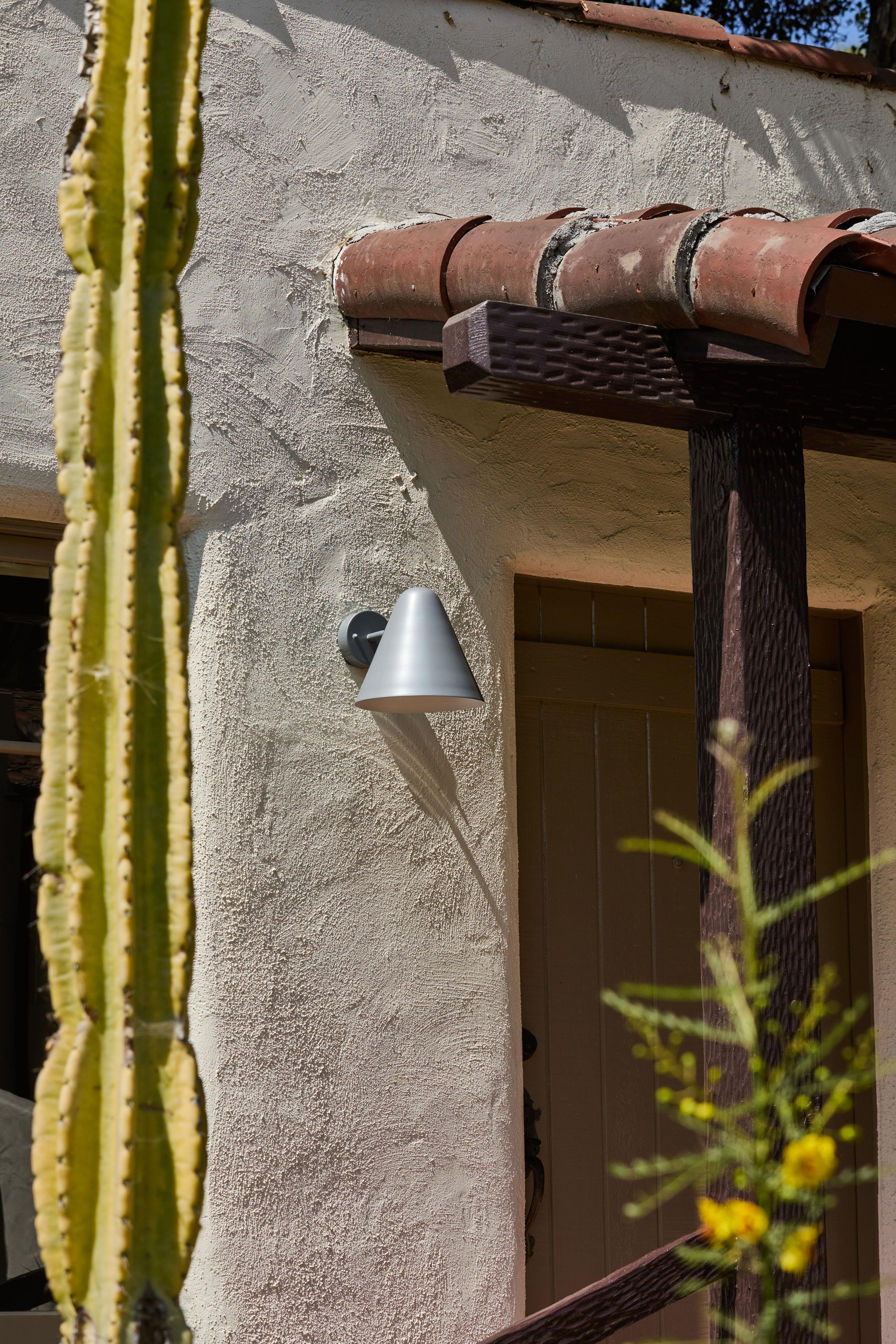 'ZuZu' Silver Painted Brass Wall Sconce in the Style of Jacques Biny For Sale 6
