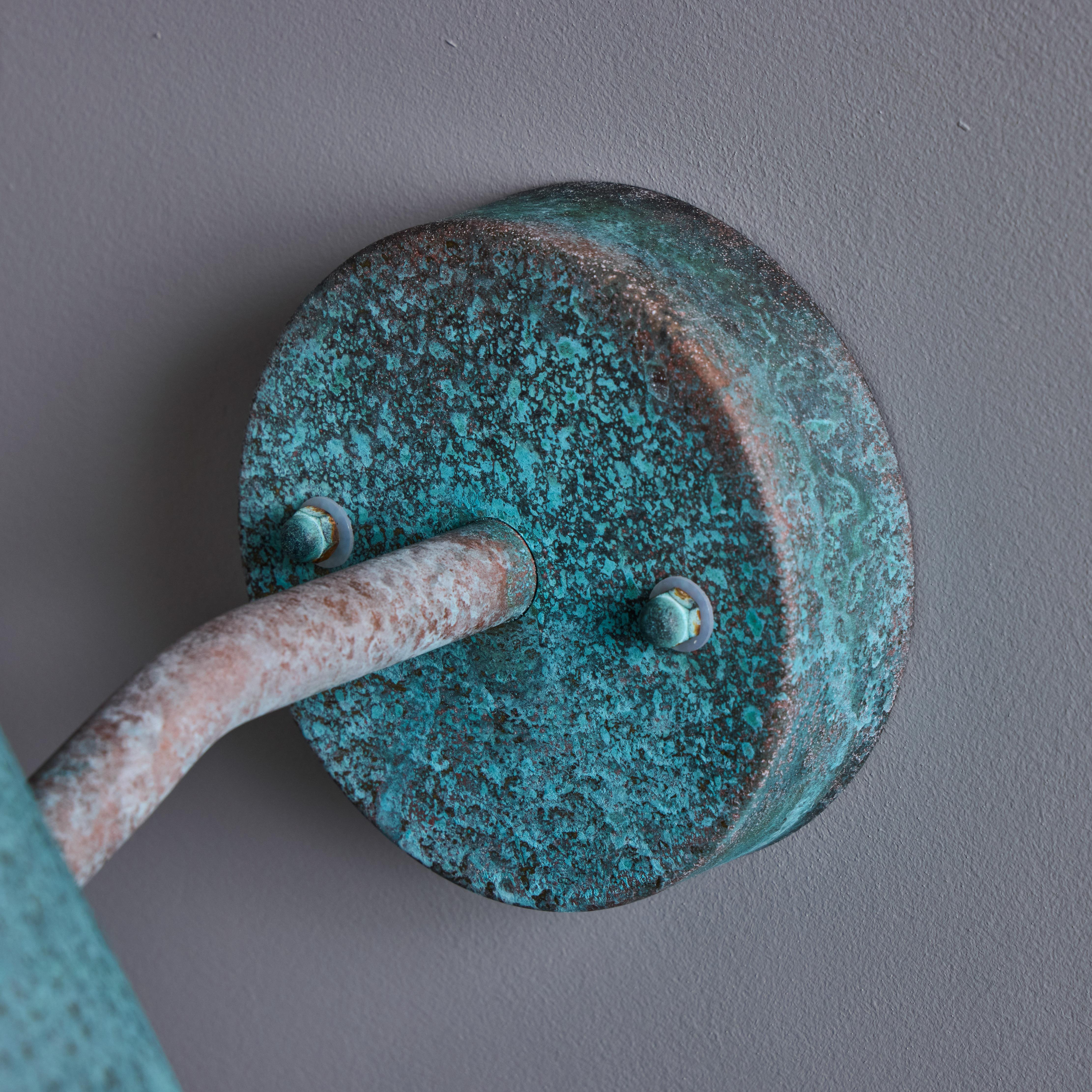 Applique murale en laiton patiné vert-gris 'ZuZu' dans le style de Jacques Biny en vente 7
