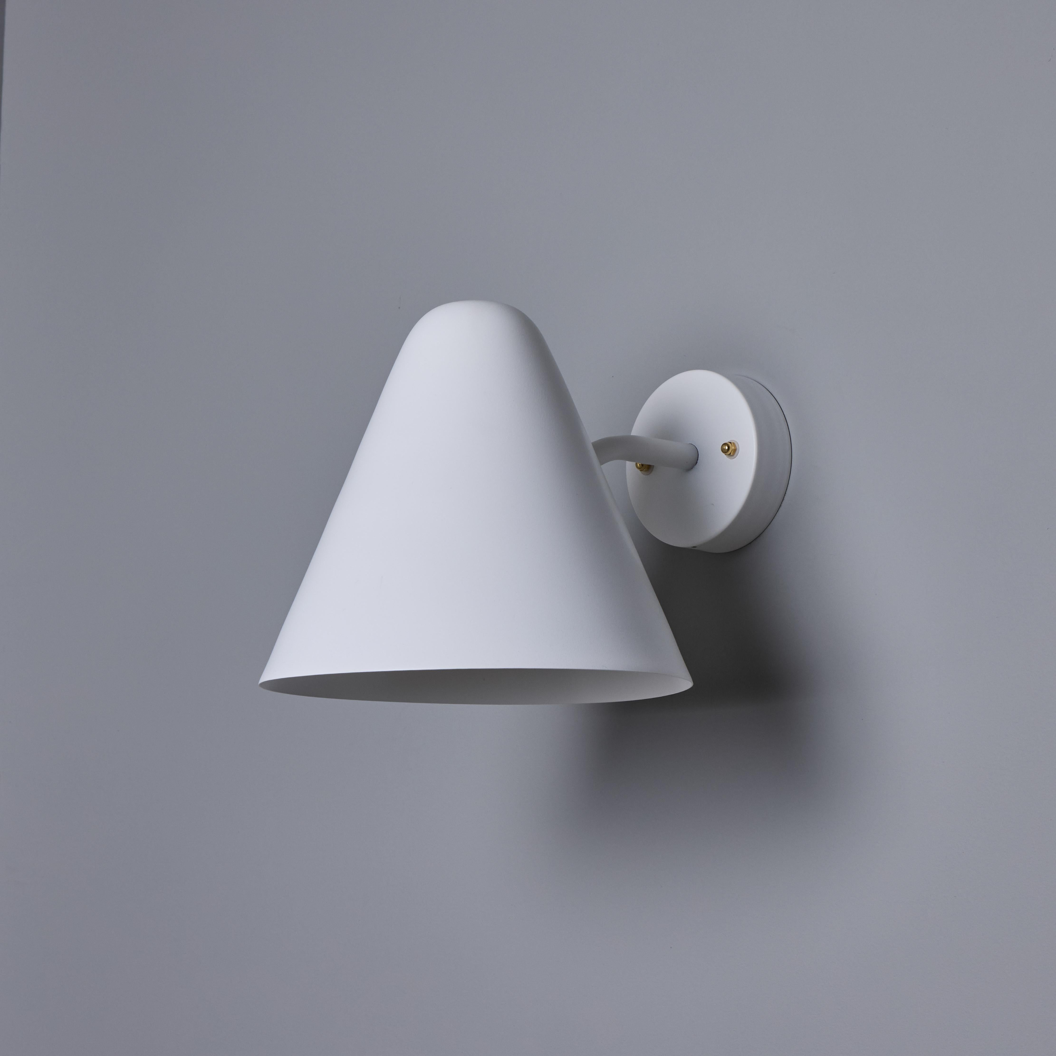 Applique murale en laiton peint en blanc 'ZuZu' dans le style de Jacques Biny en vente 3