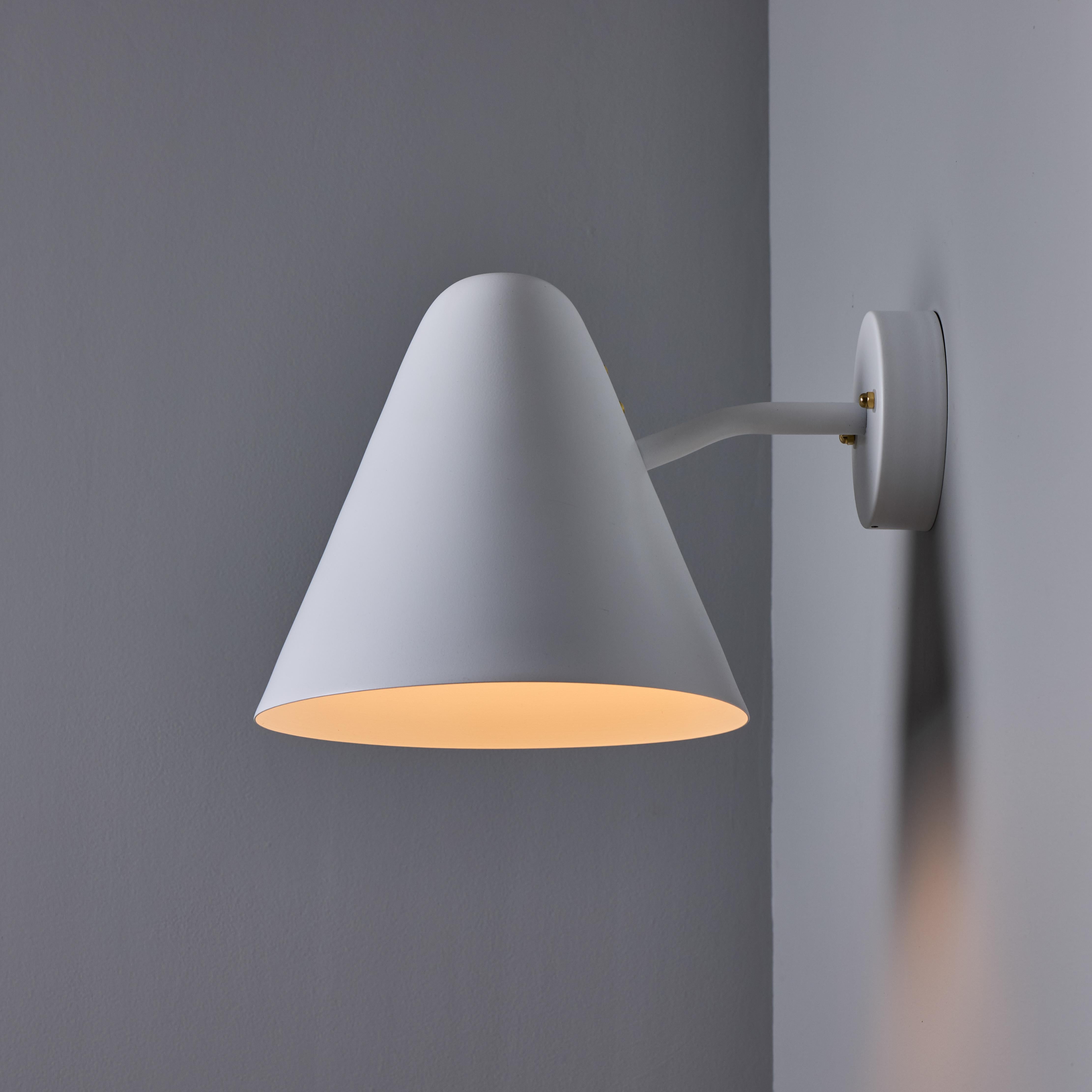 Applique murale en laiton peint en blanc 'ZuZu' dans le style de Jacques Biny en vente 5