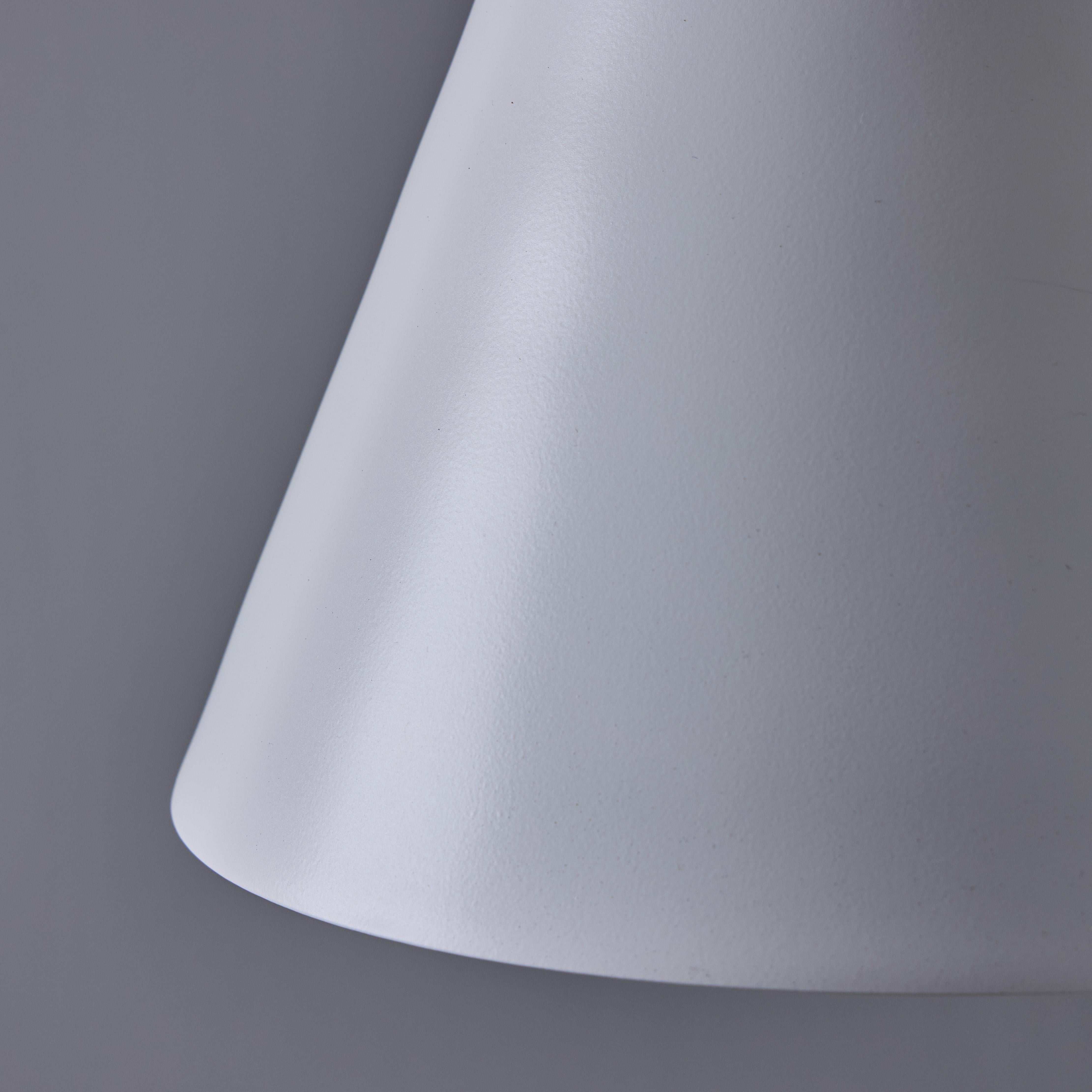 Applique murale en laiton peint en blanc 'ZuZu' dans le style de Jacques Biny en vente 7