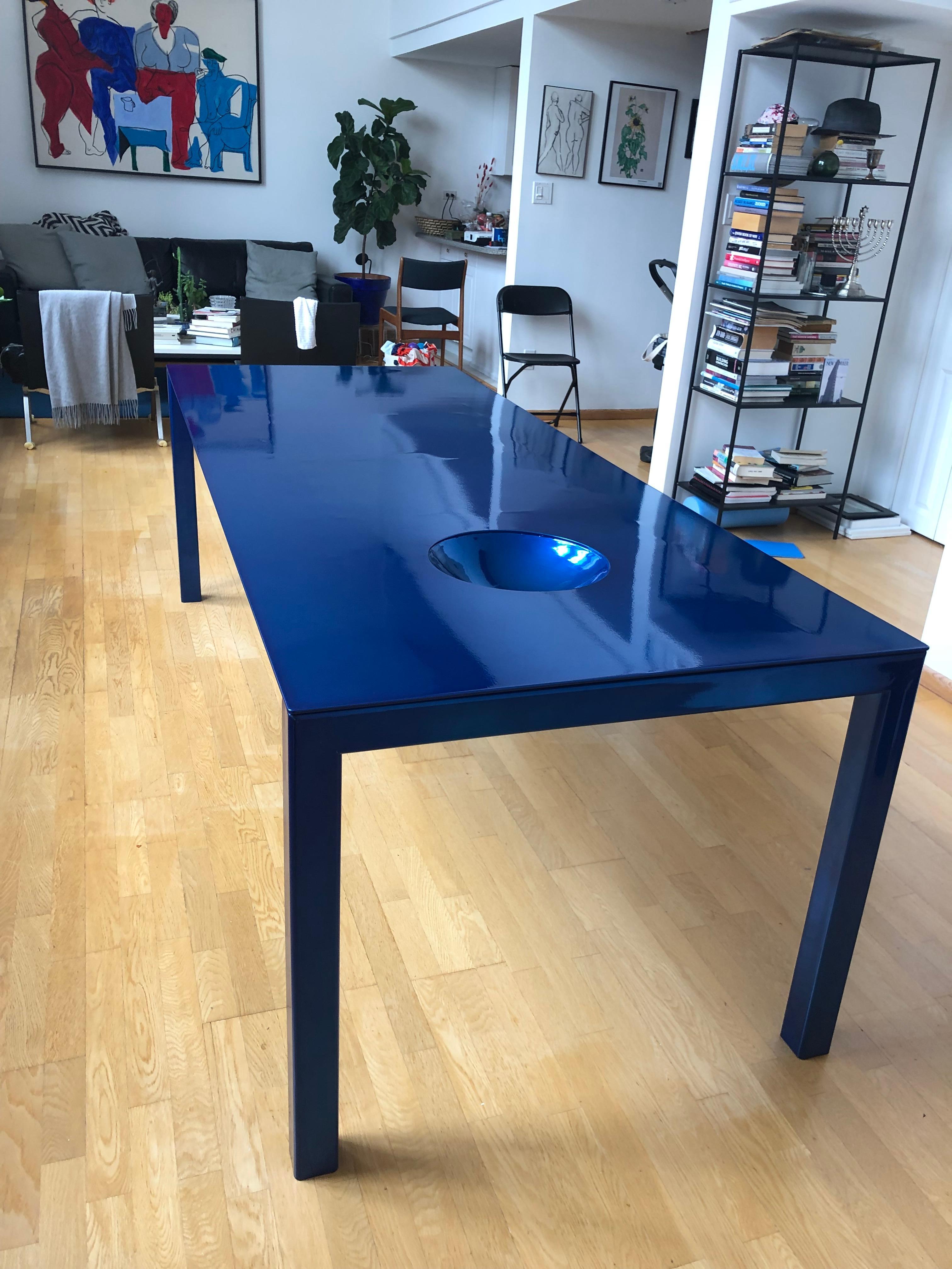 Mesa de comedor postmoderna 