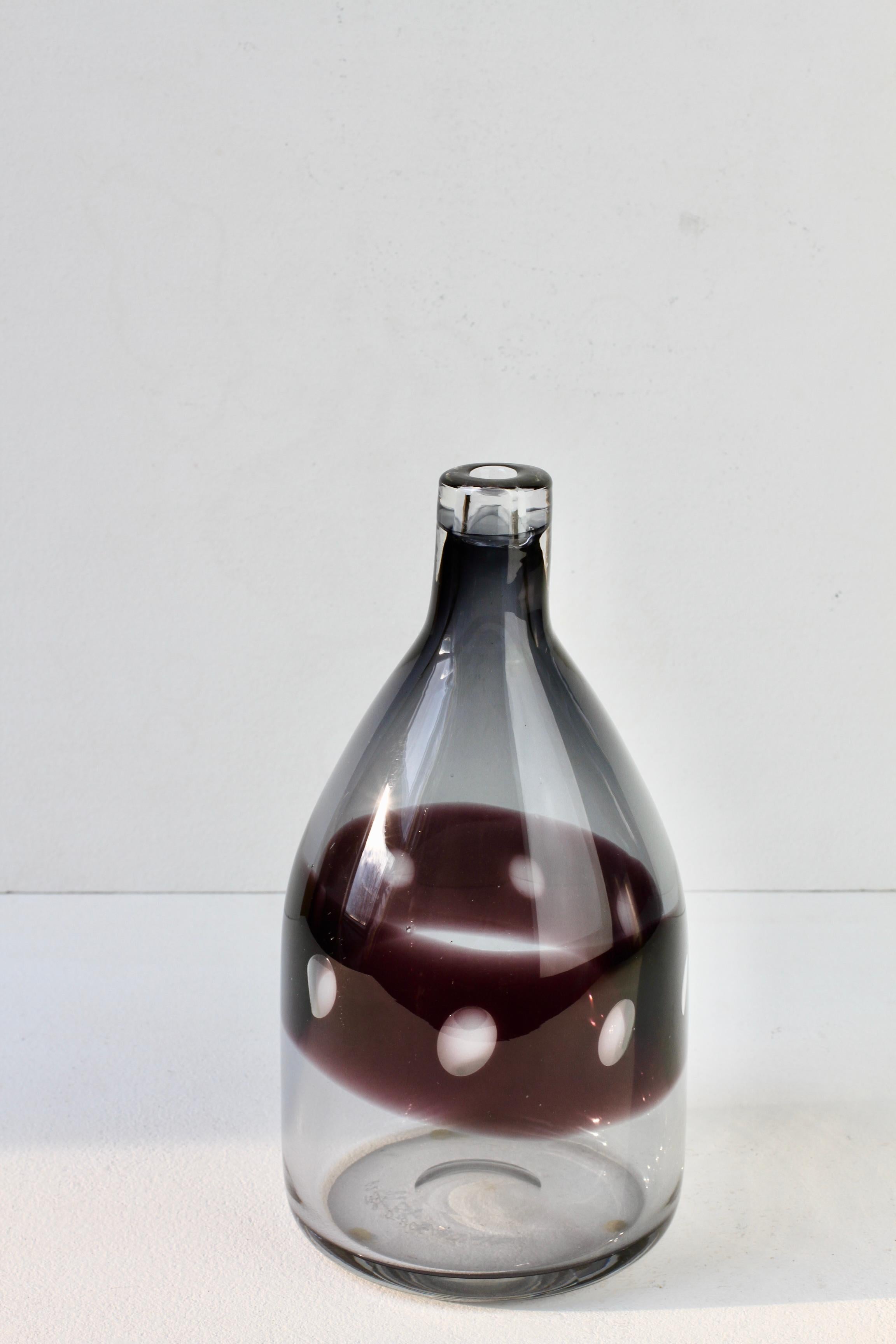 Rare vase bouteille en verre bullé violet de Zwiesel, moderne du milieu du siècle dernier en vente 5