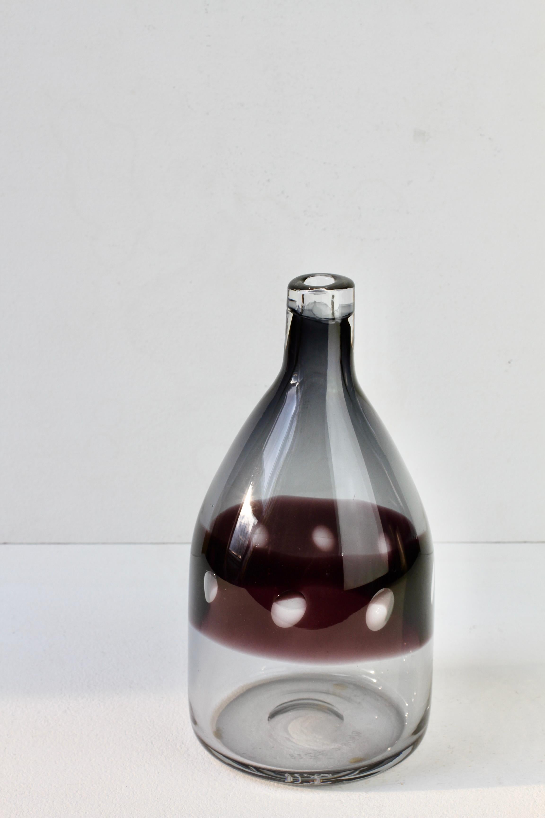 Rare vase bouteille en verre bullé violet de Zwiesel, moderne du milieu du siècle dernier en vente 7