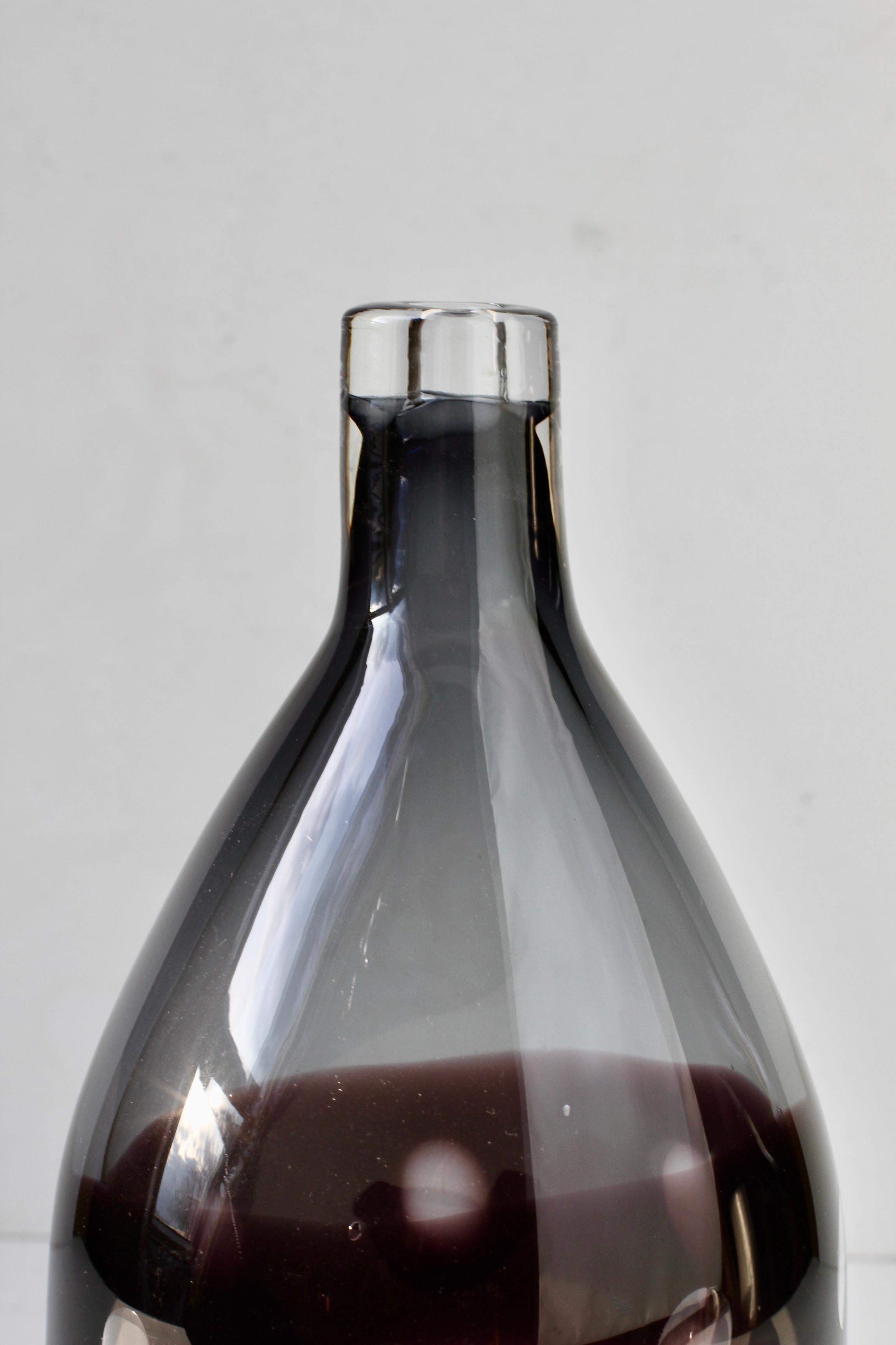 Rare vase bouteille en verre bullé violet de Zwiesel, moderne du milieu du siècle dernier en vente 10