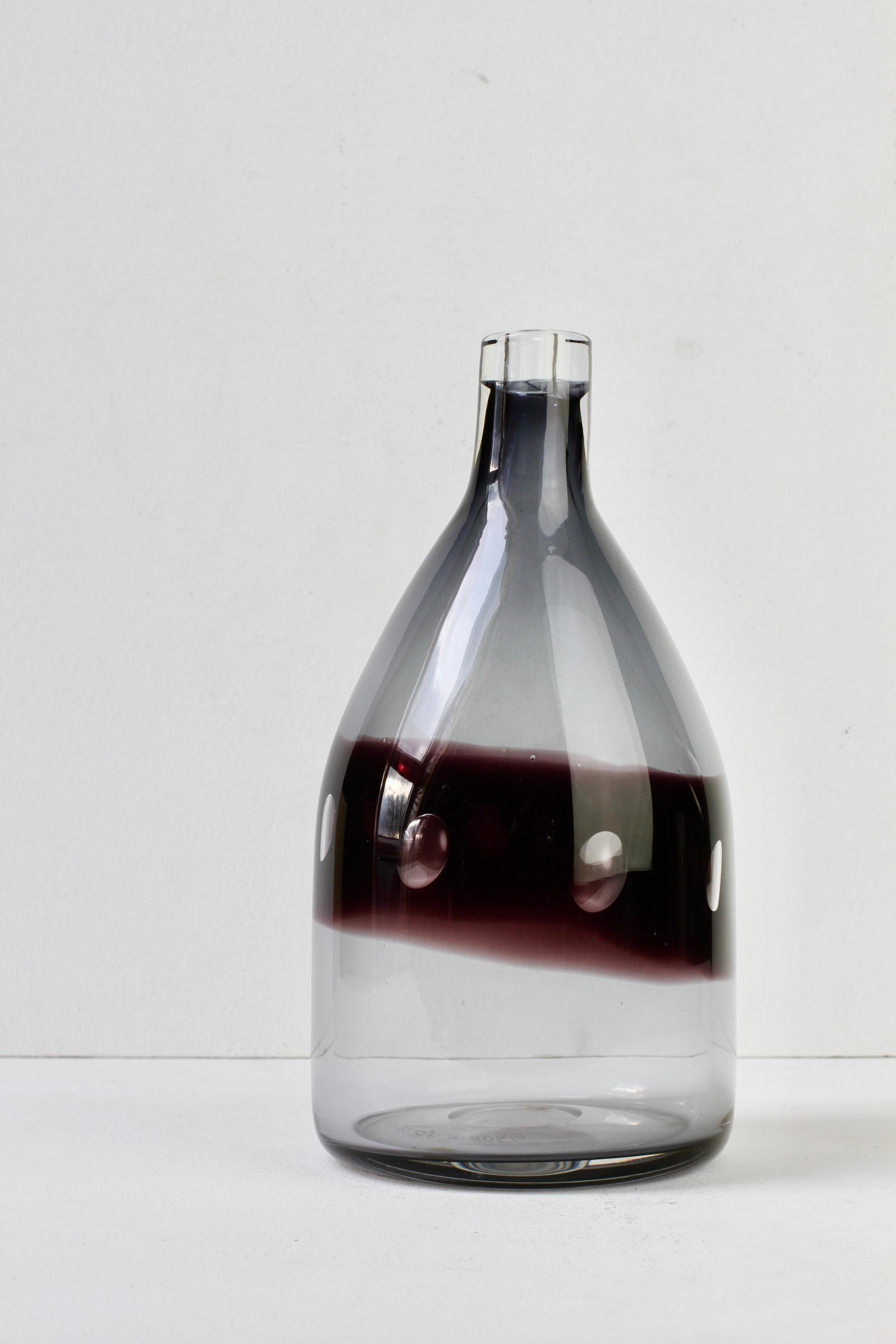 Rare vase bouteille en verre bullé violet de Zwiesel, moderne du milieu du siècle dernier en vente 1