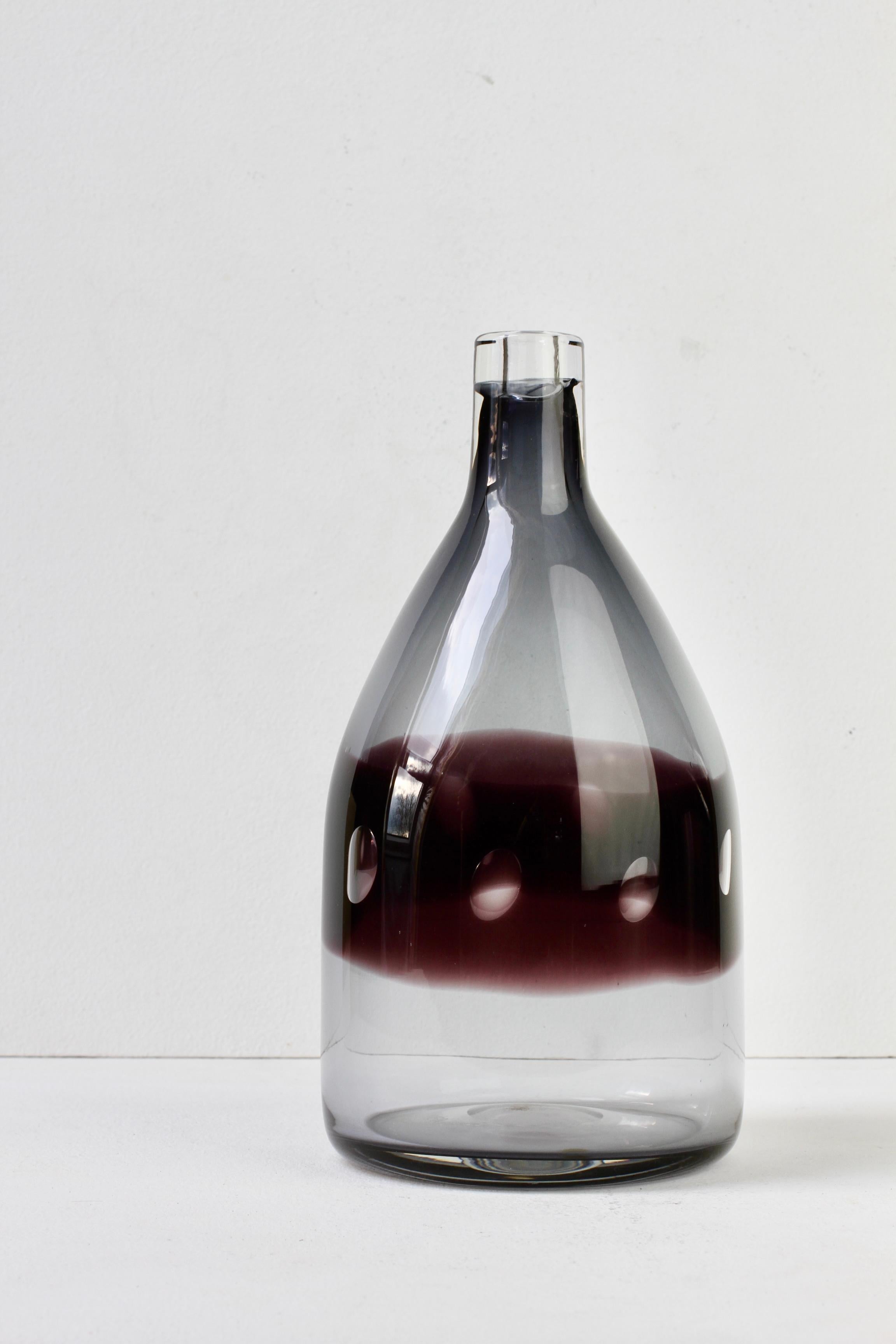 Rare vase bouteille en verre bullé violet de Zwiesel, moderne du milieu du siècle dernier en vente 2