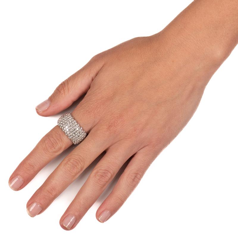 Zydo 18 Karat Weißgold Stretch-Ring mit runden Diamanten, Gesamtgewicht 6,32 Karat im Zustand „Neu“ im Angebot in Houston, TX