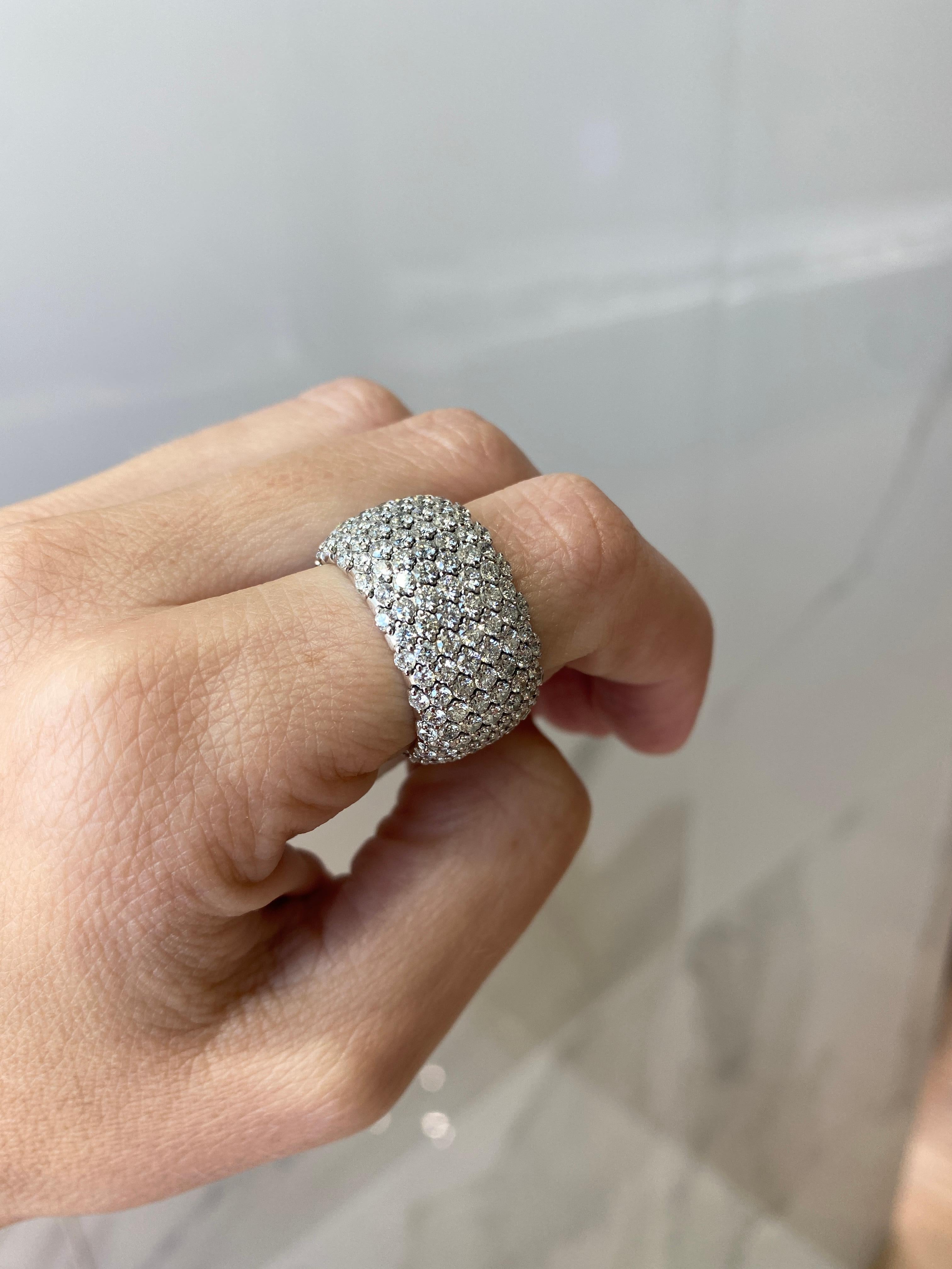Zydo Bague extensible en or blanc 18 carats avec diamants ronds de 6,32 carats de poids total en vente 1