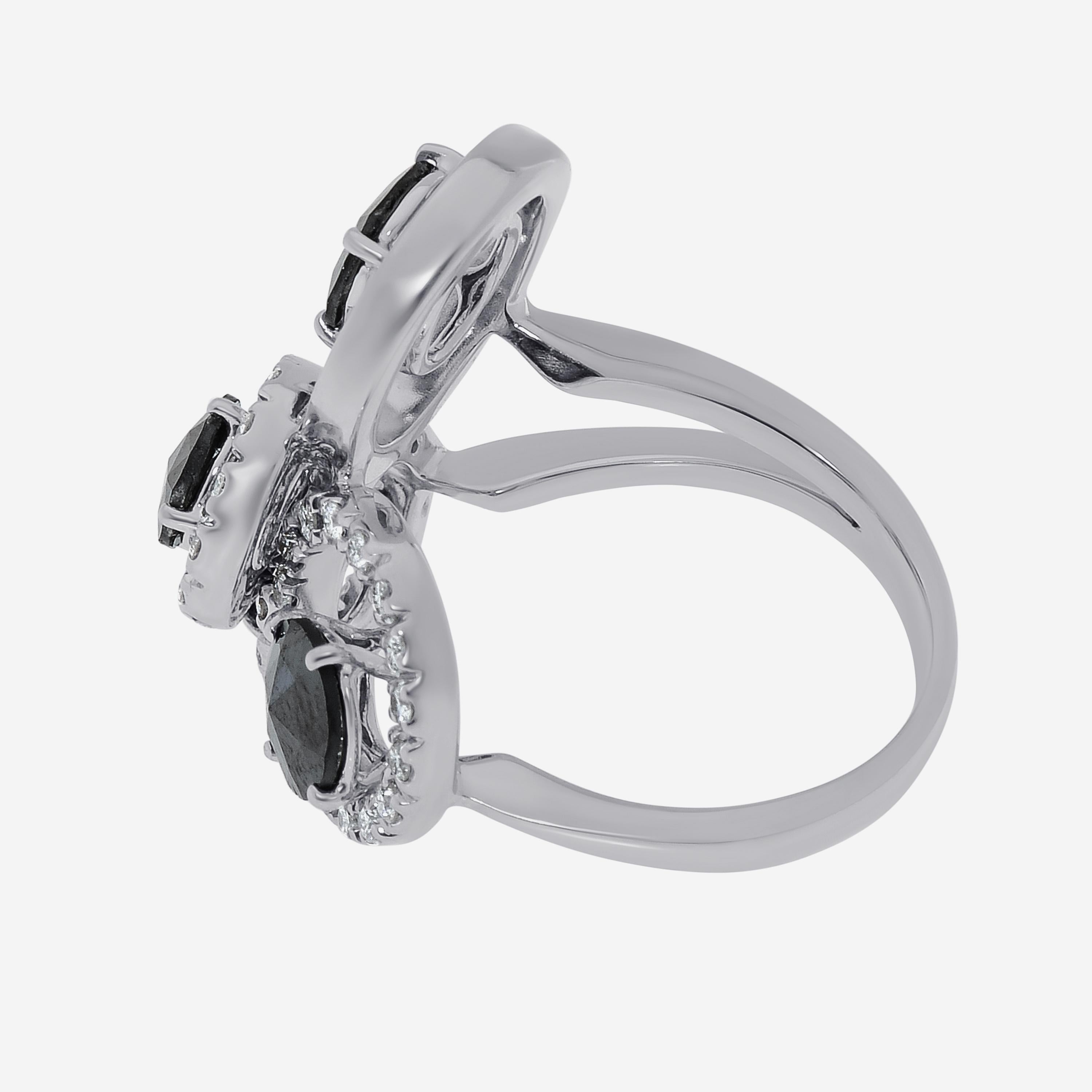Contemporary Zydo 18K White Gold Black & White Diamond Statement Ring sz. 7 For Sale