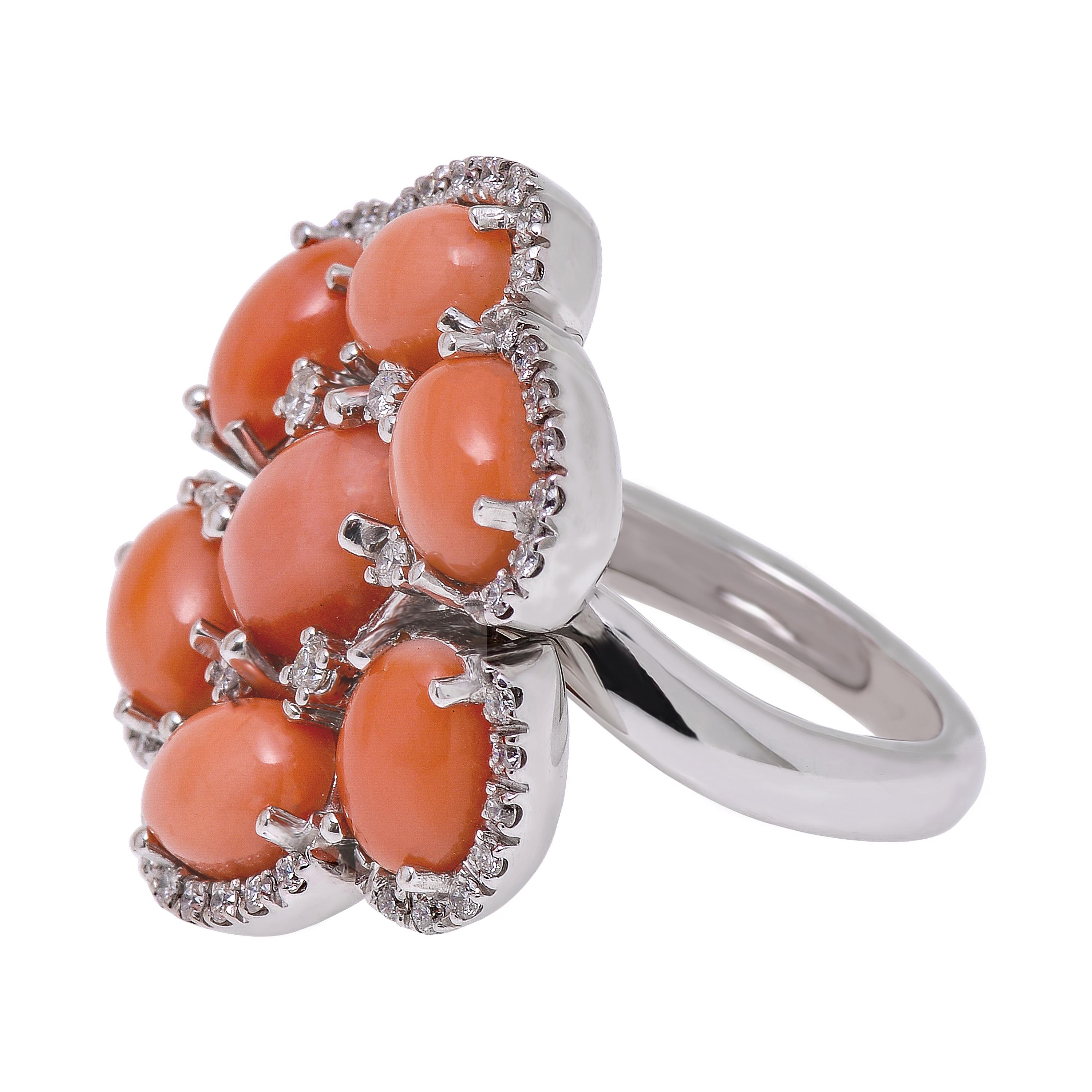 Contemporary Zydo 18K White Gold Diamond and Coral Ring Sz 7.25 For Sale