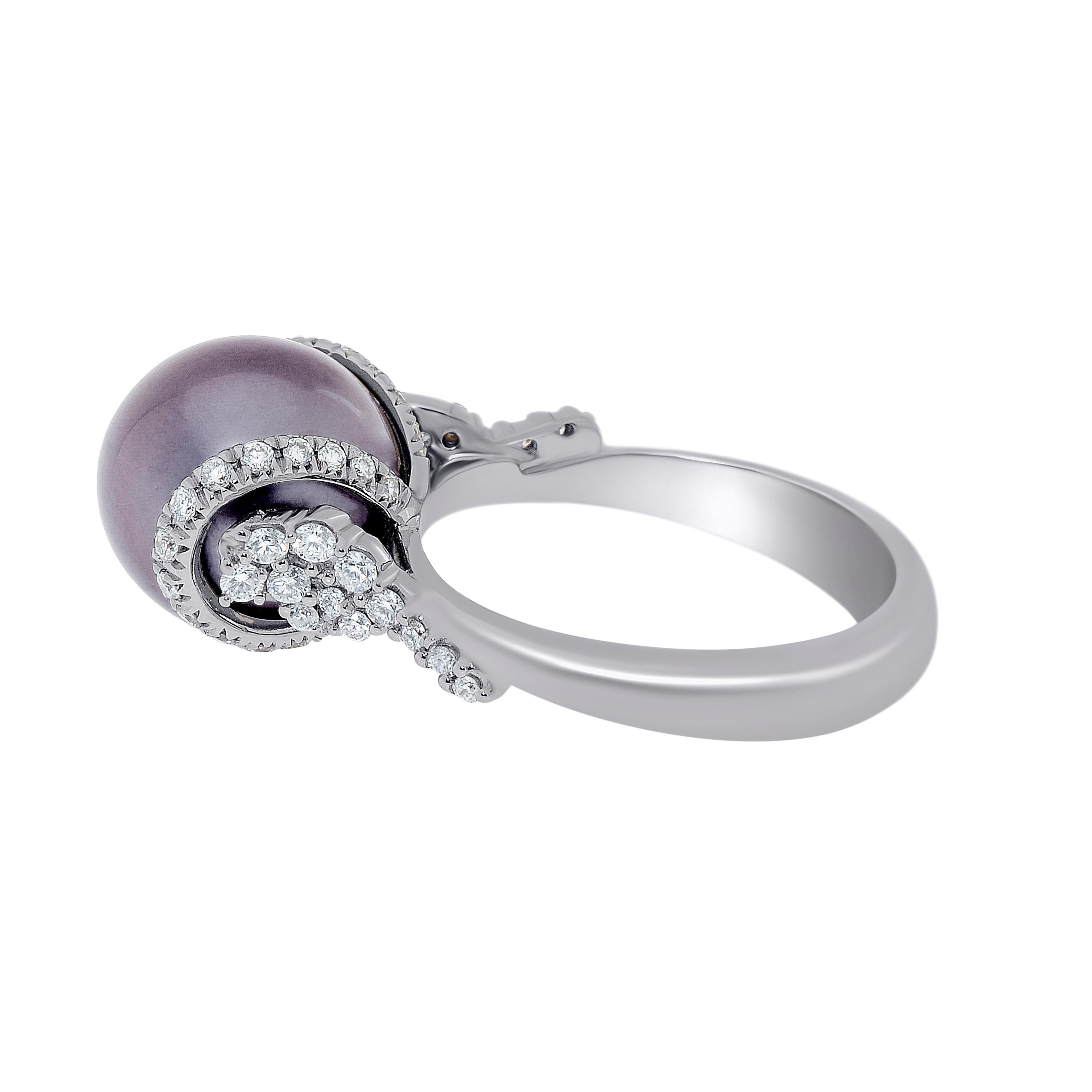 Contemporary Zydo 18K White Gold, White Diamond and Pearl Band Ring sz. For Sale