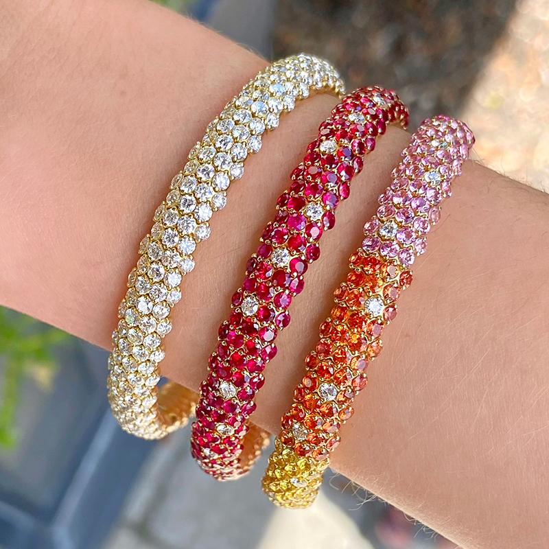 Round Cut Zydo 18K Yellow Gold Rainbow Domed Stretch Bracelet For Sale
