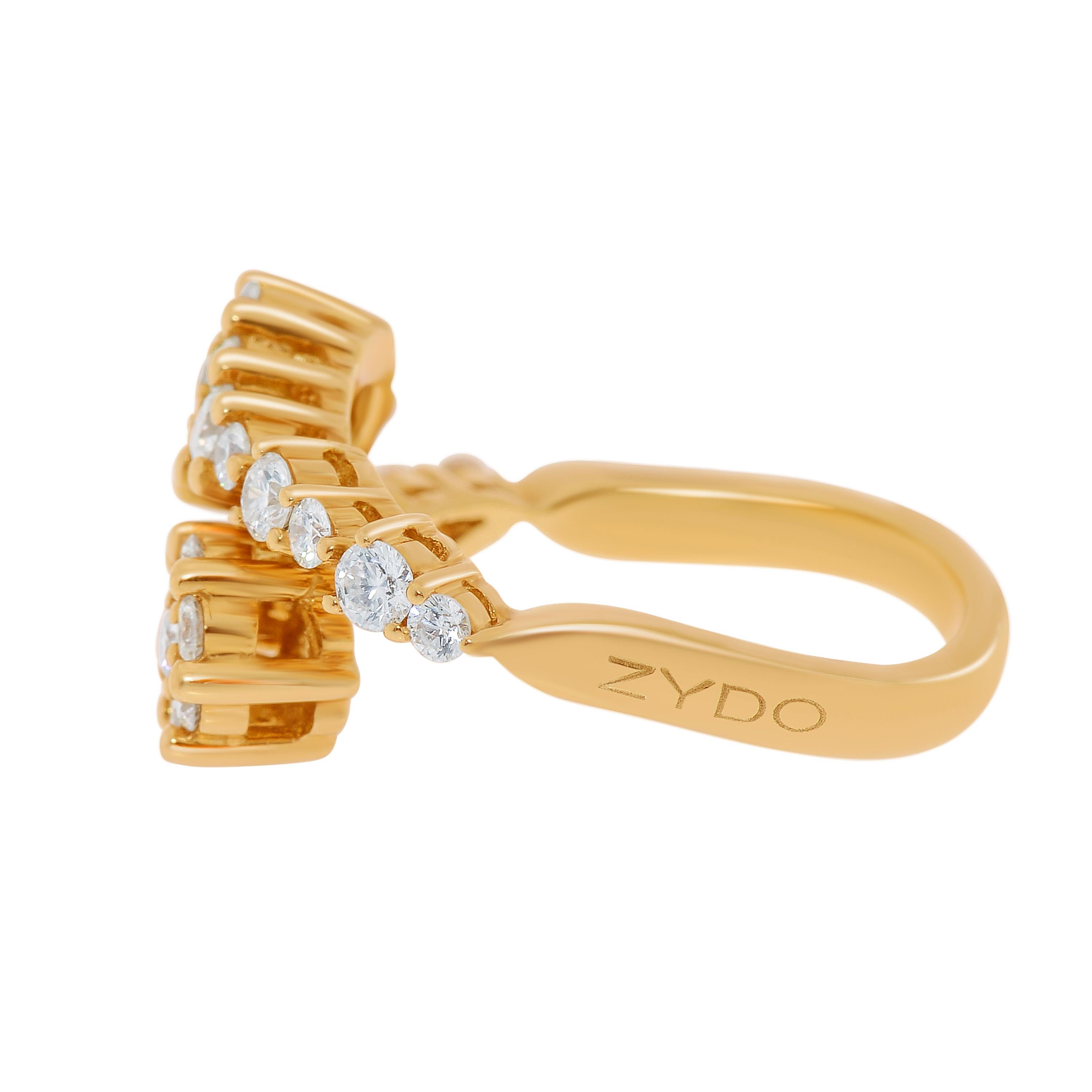 Contemporary Zydo 18K Yellow Gold, White Diamond Contrarier Ring sz. 7.5 For Sale