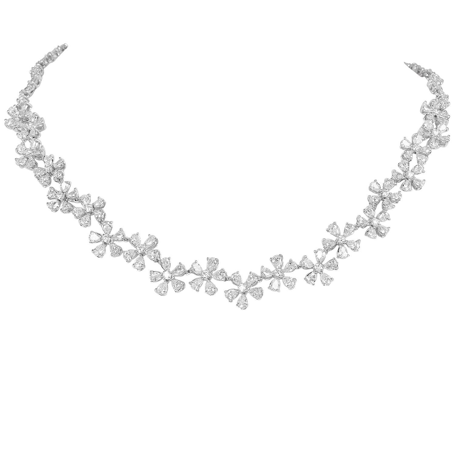 Taille poire ZYDO Collier tennis à maillons floraux en or, diamants et poire de 24,50 carats  en vente