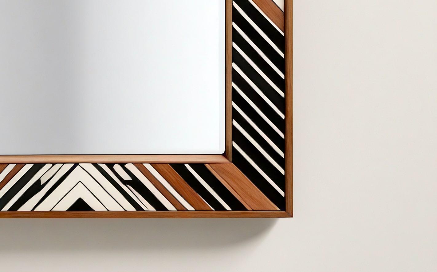 Miroir mural ZZ inspiré par le chevron, fabriqué à la main par Artisanal Neuf - En vente à New York, NY
